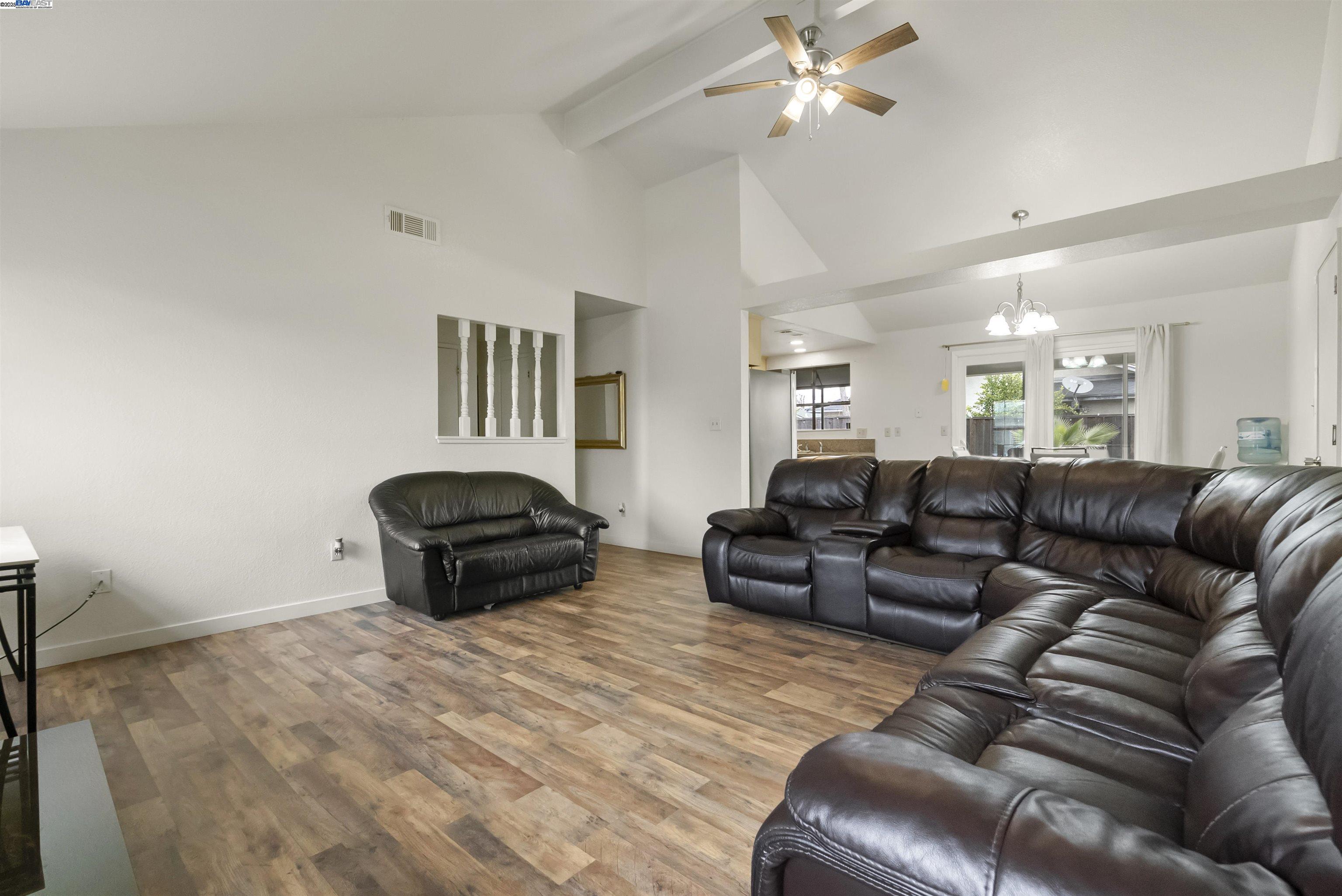 Detail Gallery Image 5 of 30 For 1725 Jenner Circle, Modesto,  CA 95351 - 3 Beds | 2 Baths