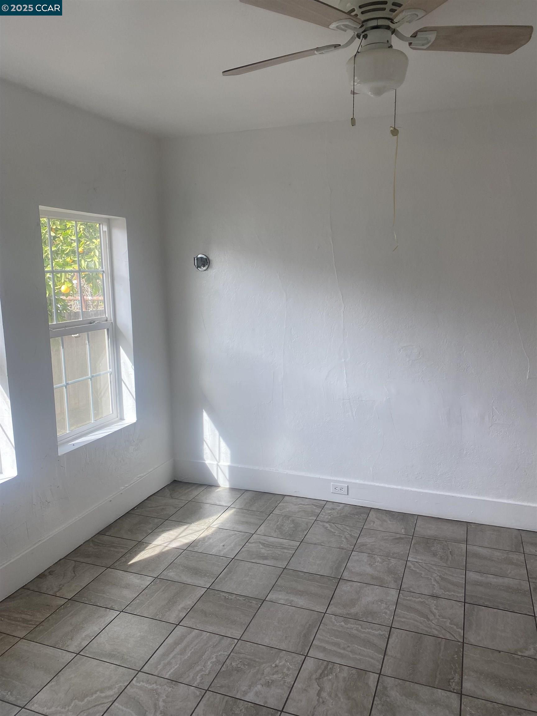 Detail Gallery Image 11 of 15 For 4583 E Tulare, Fresno,  CA 93702 - 2 Beds | 1 Baths