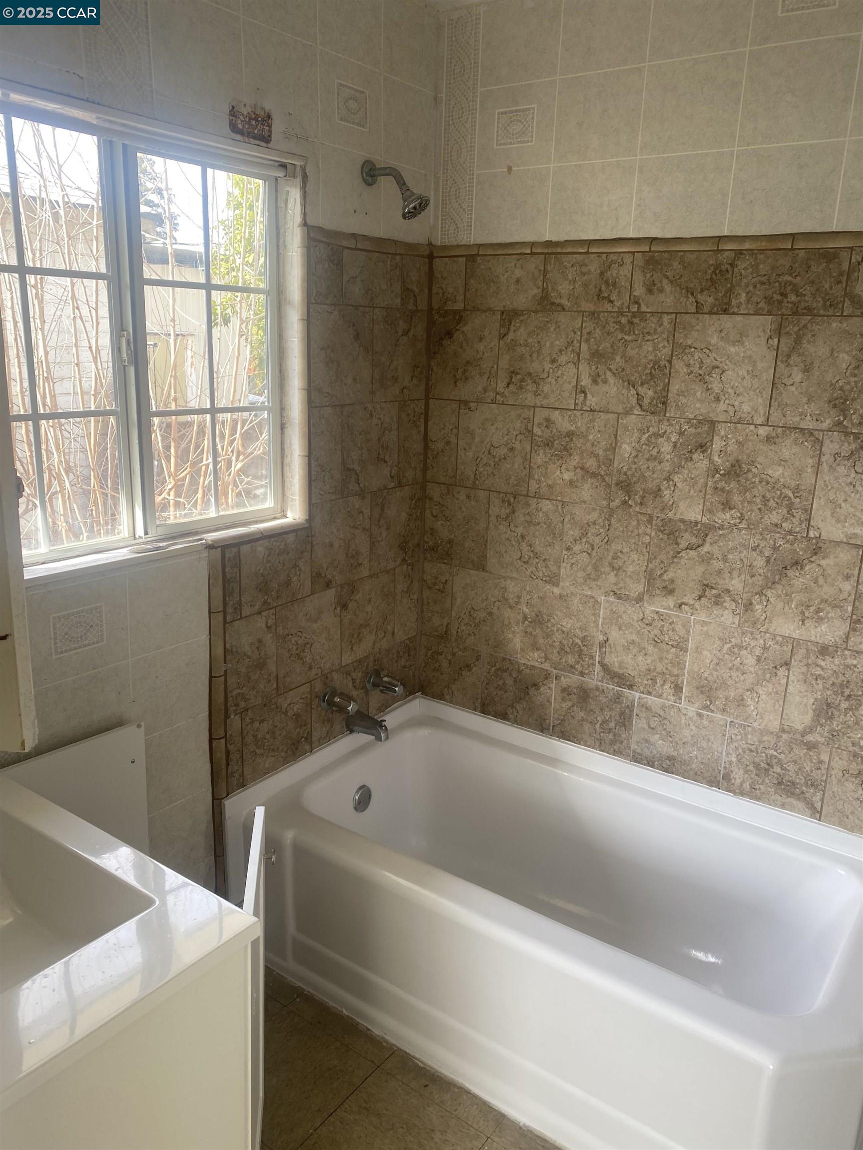 Detail Gallery Image 15 of 15 For 4583 E Tulare, Fresno,  CA 93702 - 2 Beds | 1 Baths