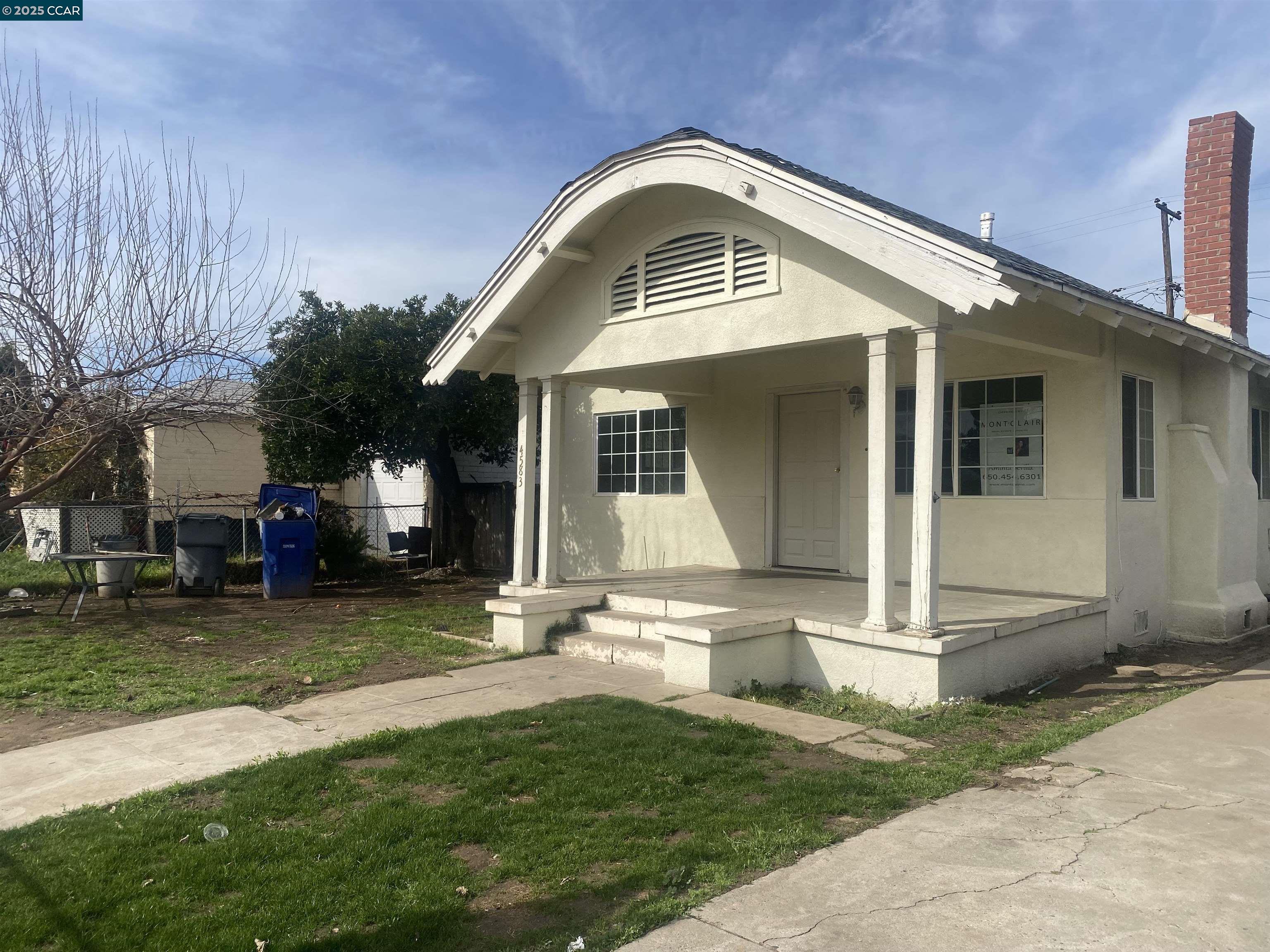 Detail Gallery Image 3 of 15 For 4583 E Tulare, Fresno,  CA 93702 - 2 Beds | 1 Baths