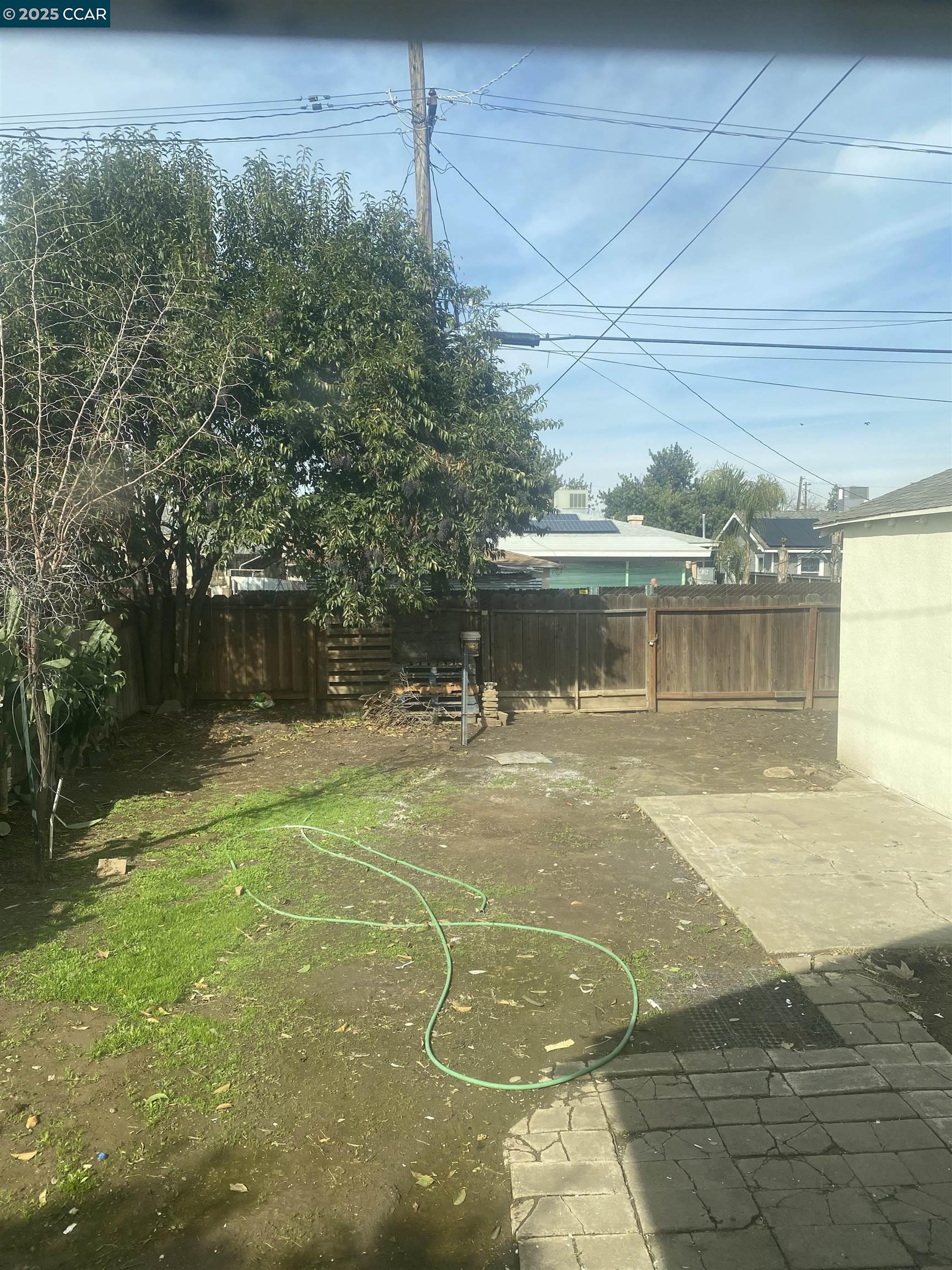 Detail Gallery Image 4 of 15 For 4583 E Tulare, Fresno,  CA 93702 - 2 Beds | 1 Baths