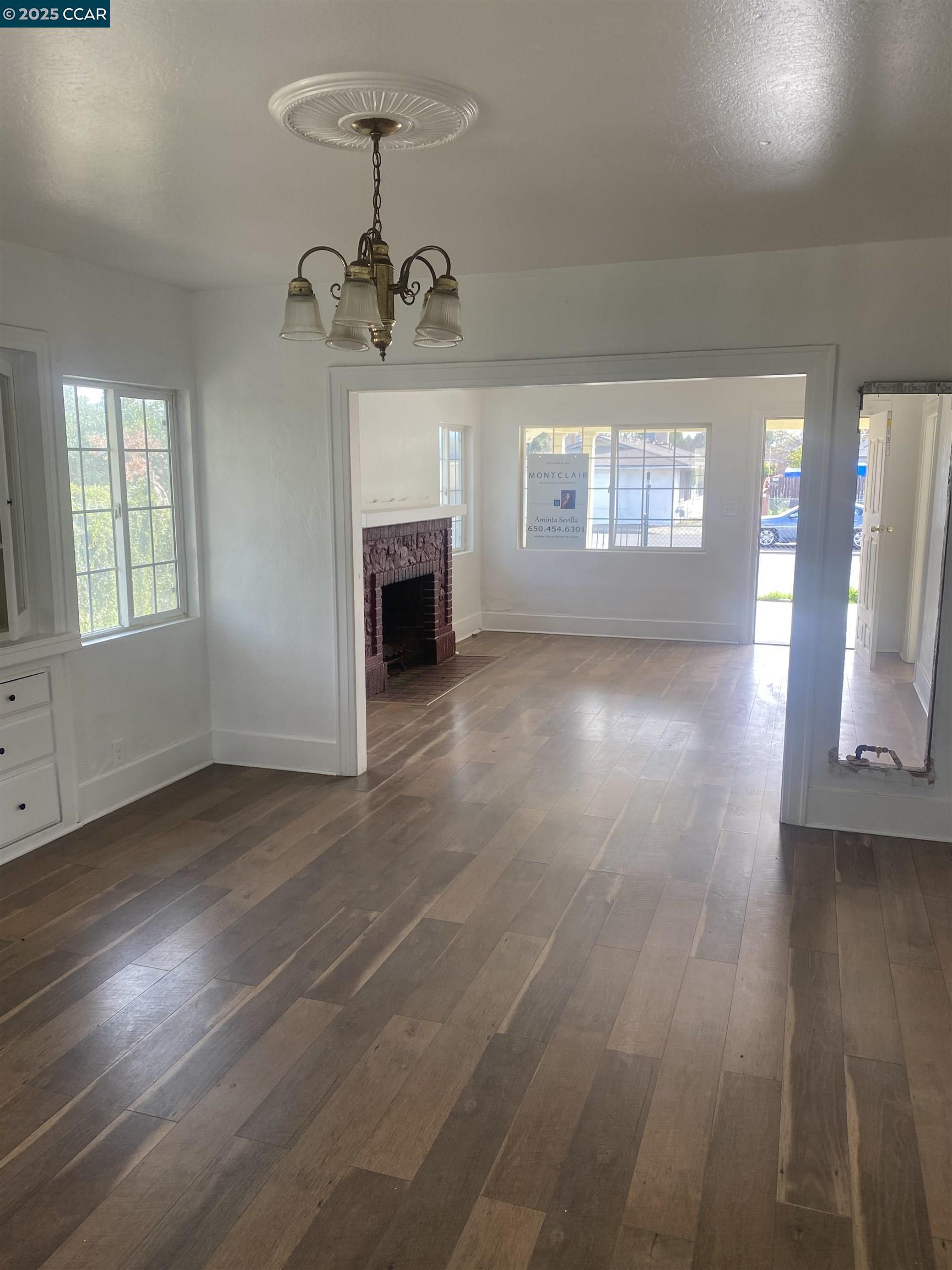 Detail Gallery Image 5 of 15 For 4583 E Tulare, Fresno,  CA 93702 - 2 Beds | 1 Baths