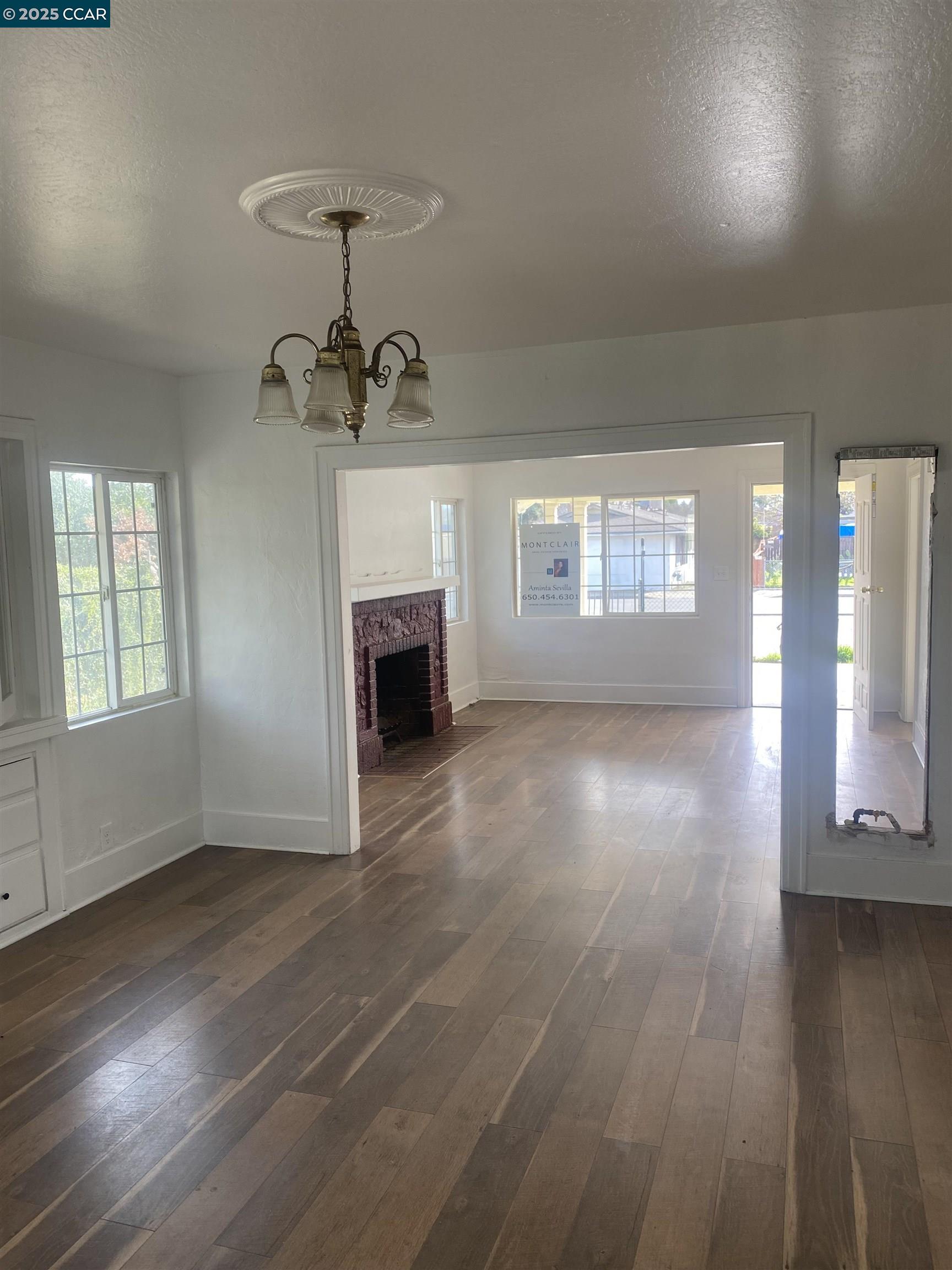 Detail Gallery Image 6 of 15 For 4583 E Tulare, Fresno,  CA 93702 - 2 Beds | 1 Baths