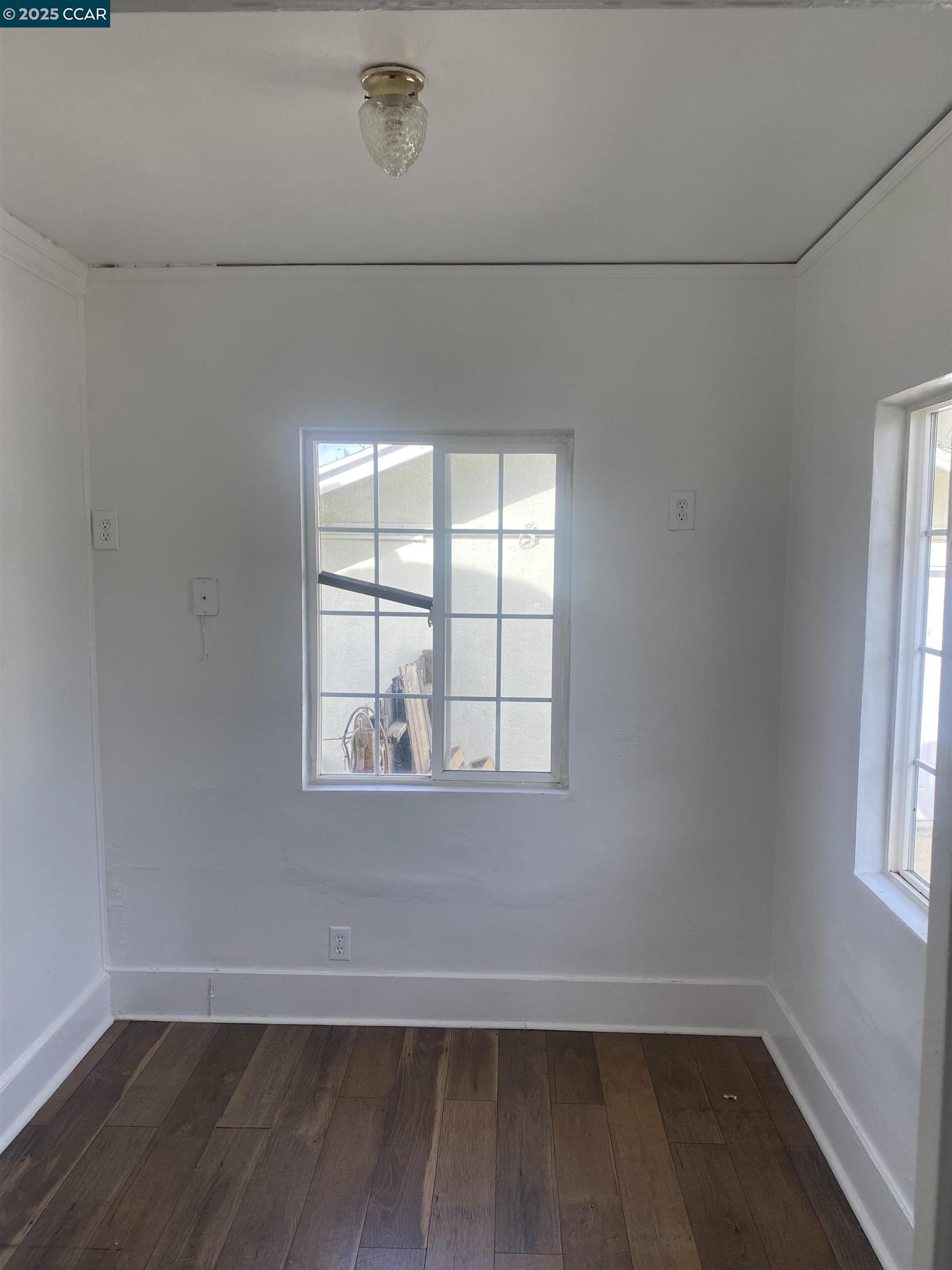Detail Gallery Image 9 of 15 For 4583 E Tulare, Fresno,  CA 93702 - 2 Beds | 1 Baths