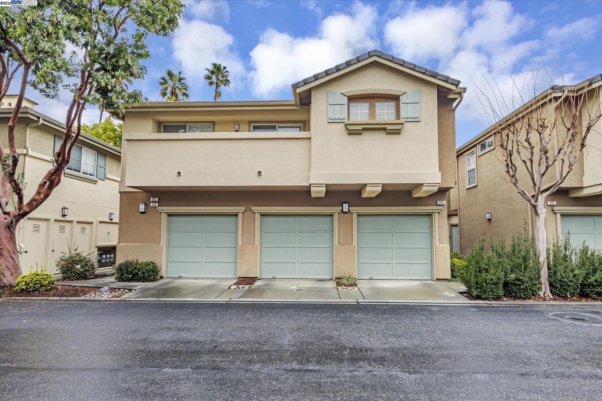 Detail Gallery Image 1 of 1 For 315 Oleander Dr #702,  San Jose,  CA 95123 - 2 Beds | 2/1 Baths