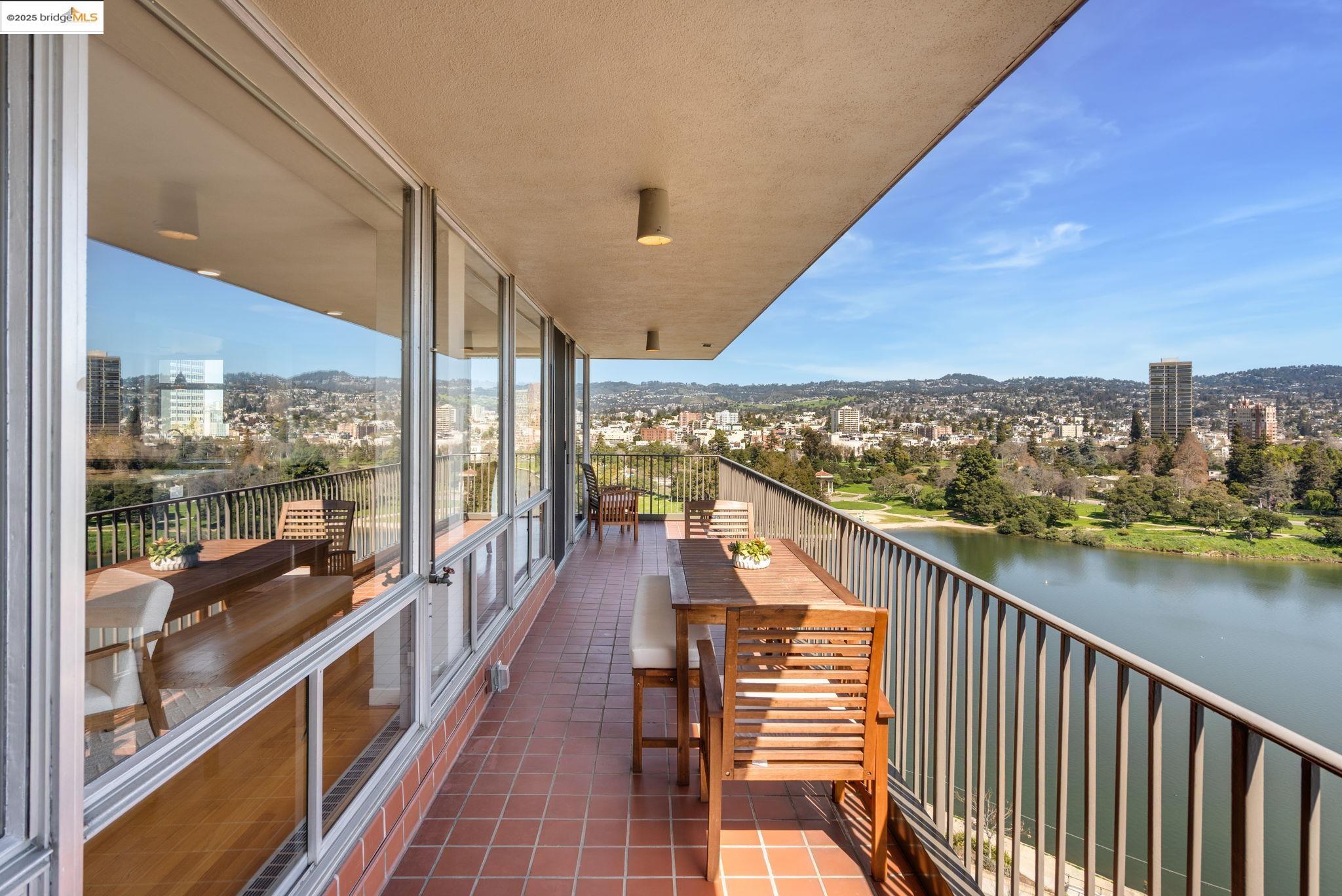 Detail Gallery Image 14 of 43 For 177 19th St 11e,  Oakland,  CA 94612 - 2 Beds | 2 Baths