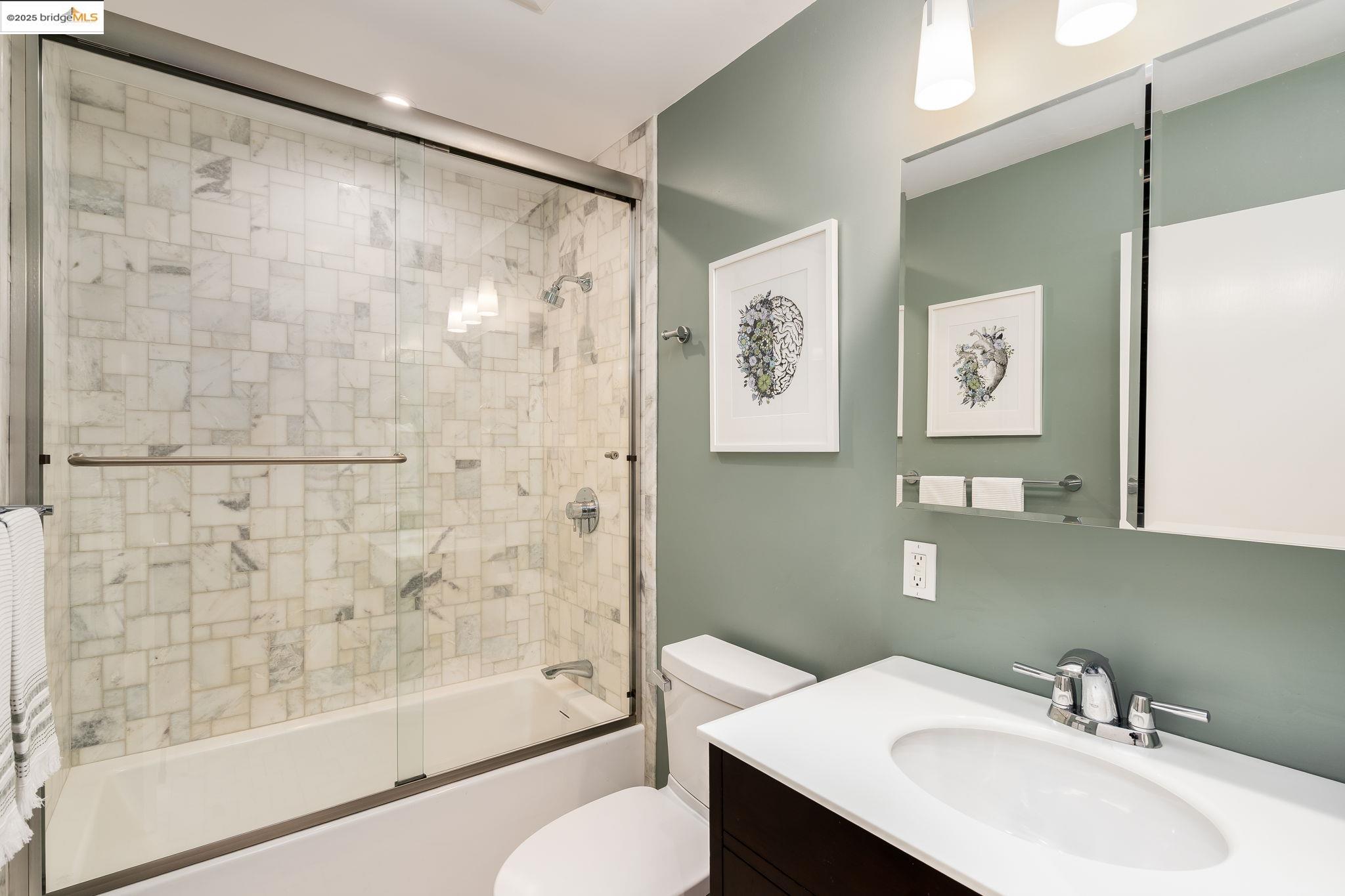 Detail Gallery Image 21 of 43 For 177 19th St 11e,  Oakland,  CA 94612 - 2 Beds | 2 Baths