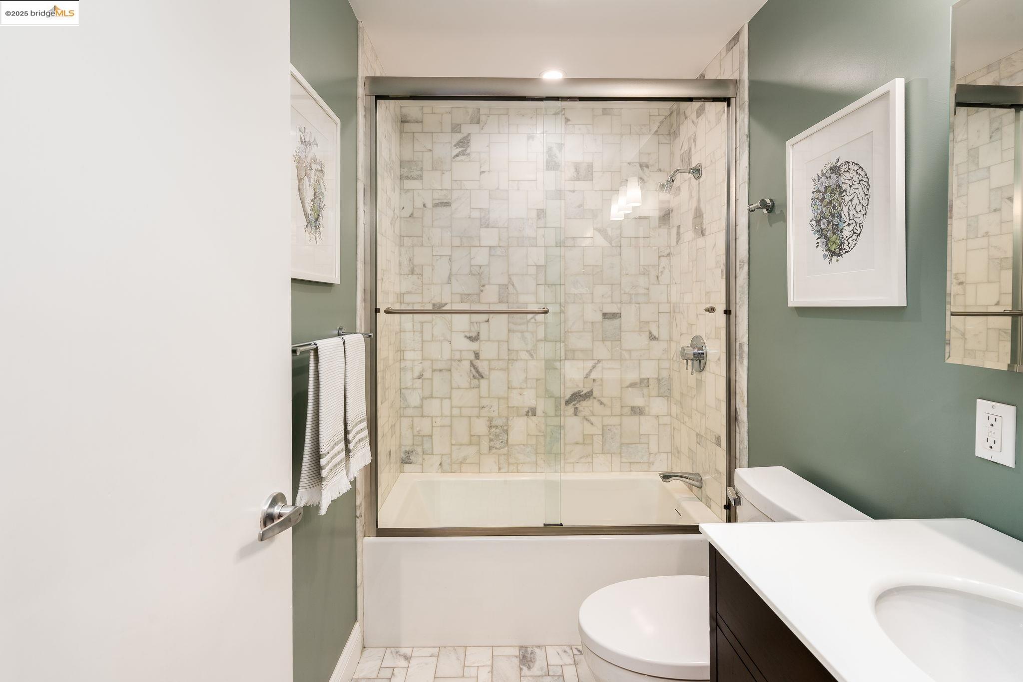 Detail Gallery Image 22 of 43 For 177 19th St 11e,  Oakland,  CA 94612 - 2 Beds | 2 Baths