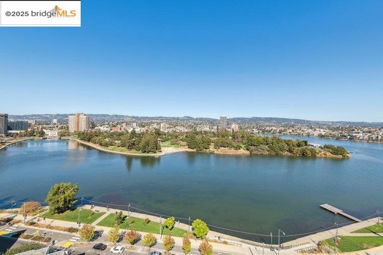 Detail Gallery Image 30 of 43 For 177 19th St 11e,  Oakland,  CA 94612 - 2 Beds | 2 Baths