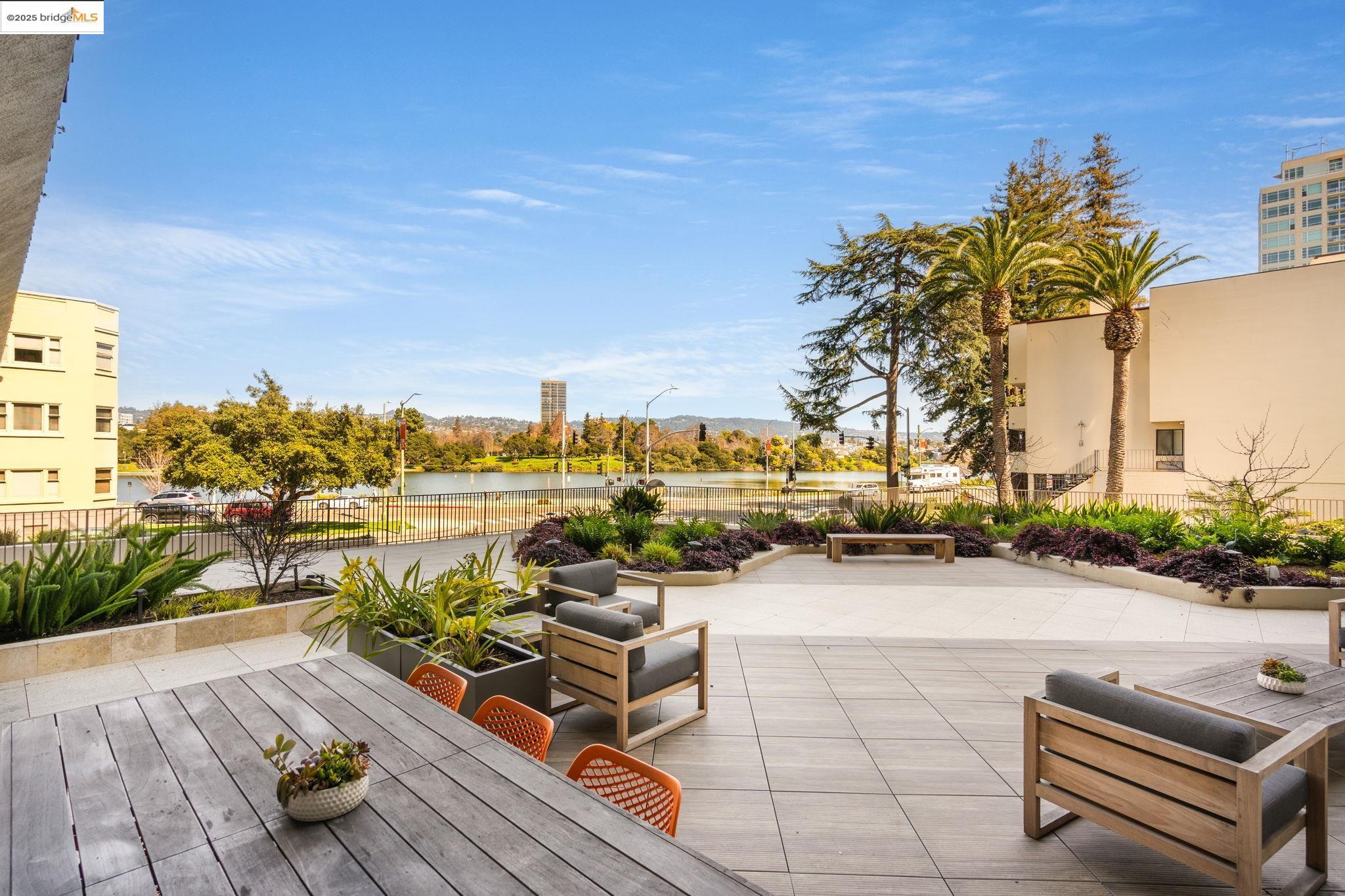 Detail Gallery Image 31 of 43 For 177 19th St 11e,  Oakland,  CA 94612 - 2 Beds | 2 Baths