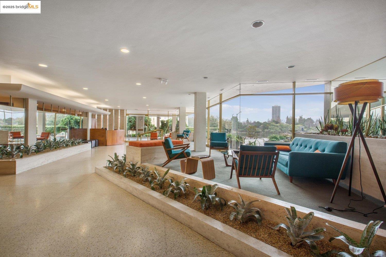 Detail Gallery Image 40 of 43 For 177 19th St 11e,  Oakland,  CA 94612 - 2 Beds | 2 Baths