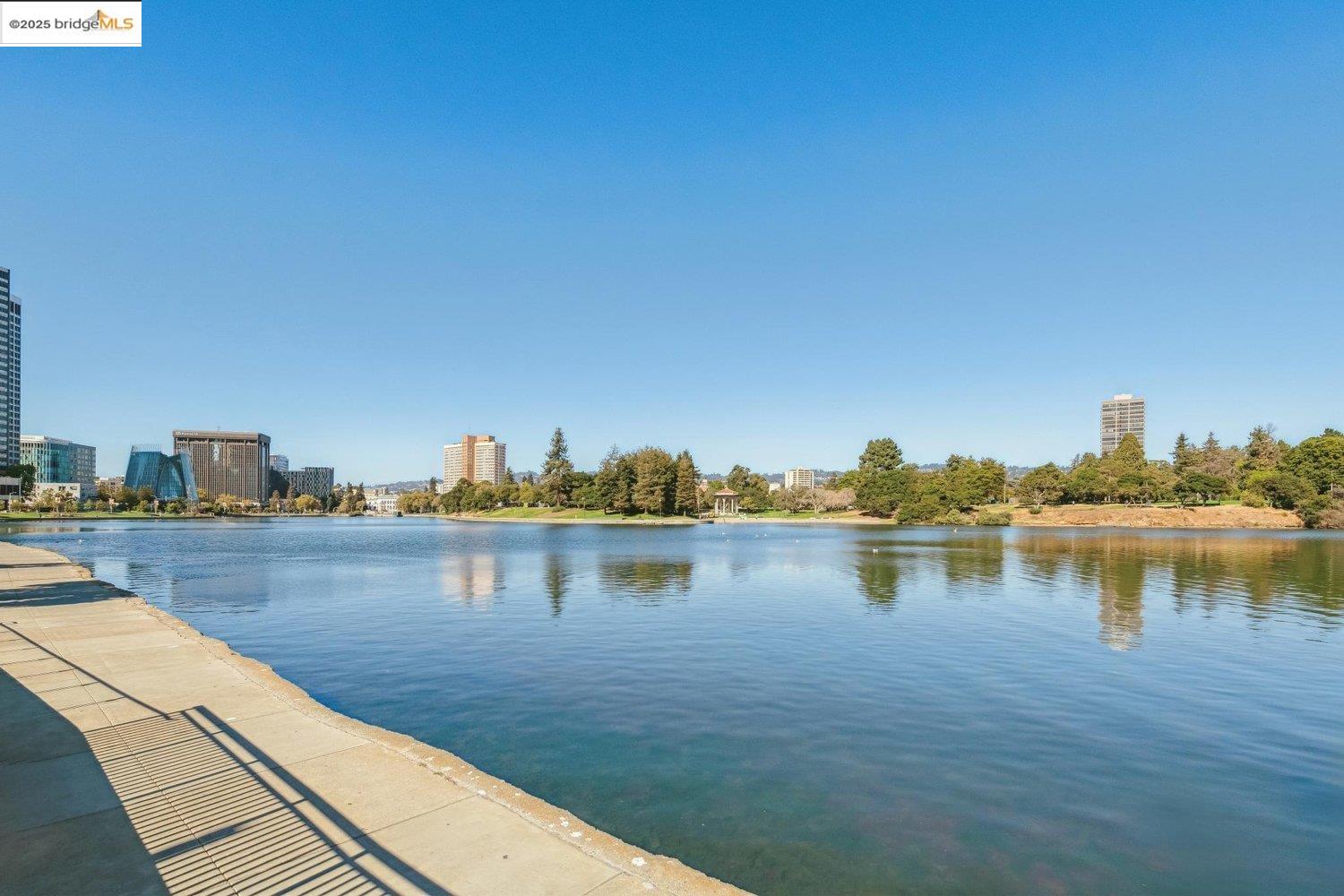 Detail Gallery Image 41 of 43 For 177 19th St 11e,  Oakland,  CA 94612 - 2 Beds | 2 Baths