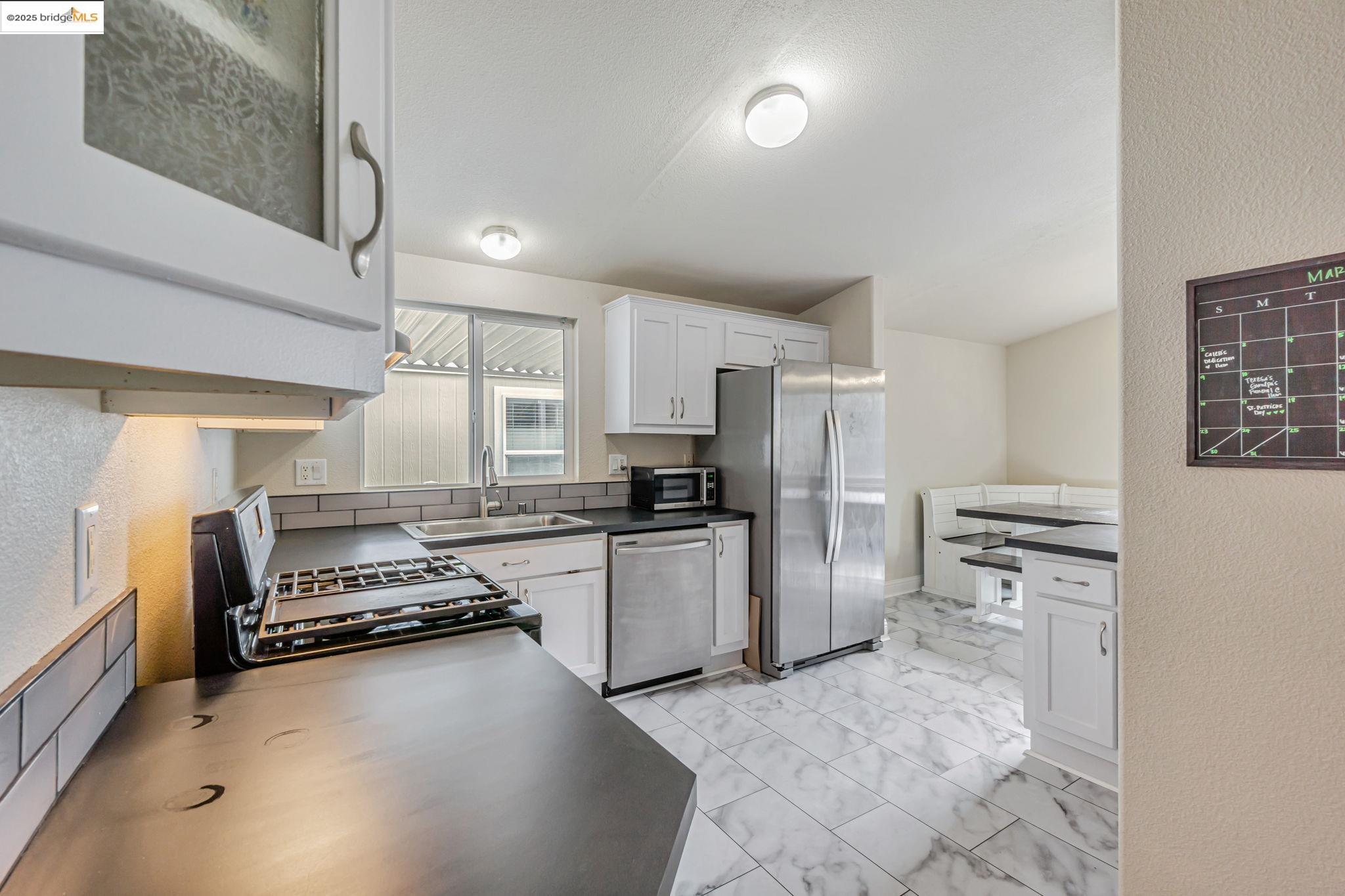 Detail Gallery Image 11 of 41 For 16711 Marsh Creek Rd #126,  Clayton,  CA 94517 - 3 Beds | 2 Baths