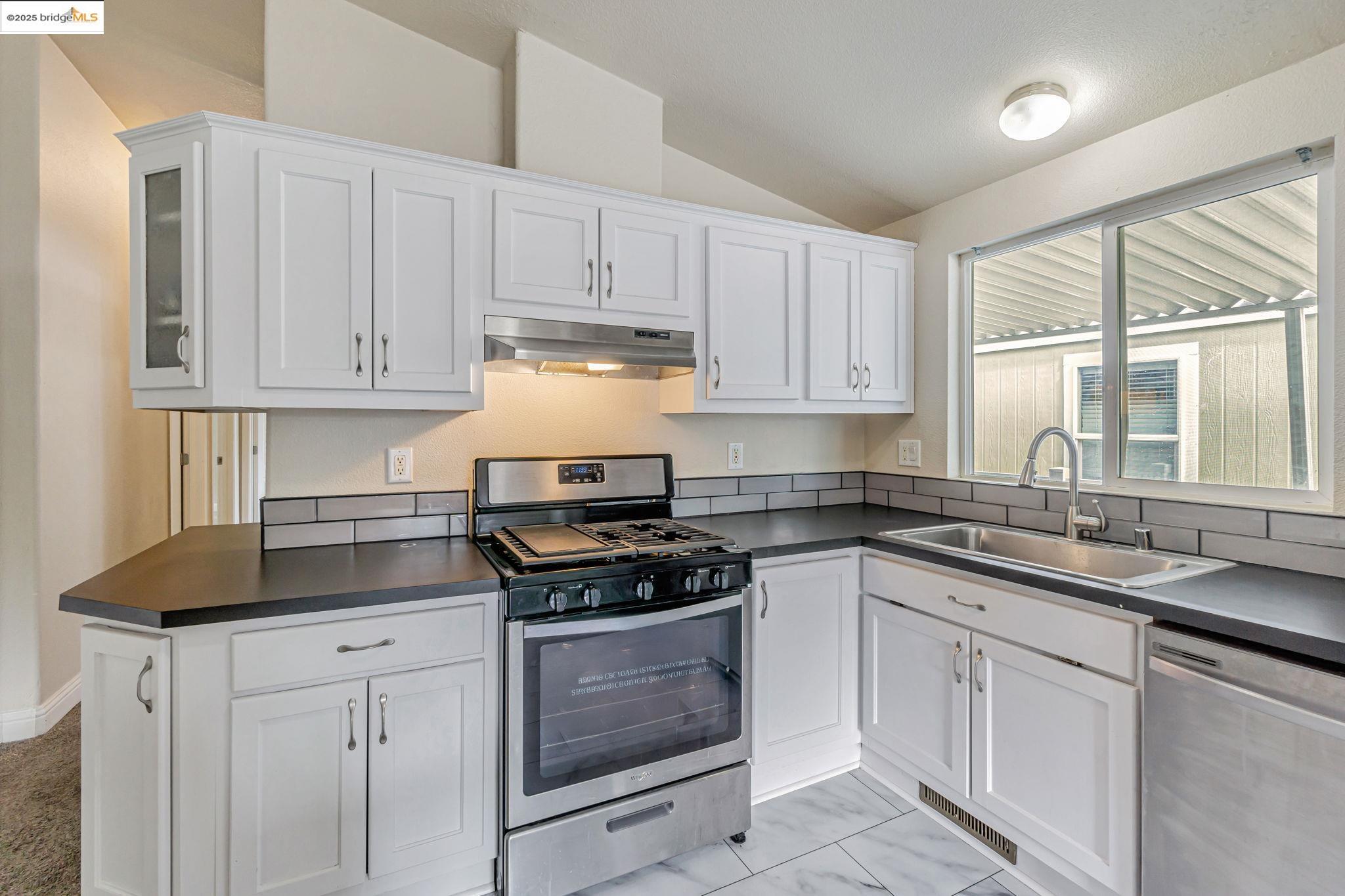 Detail Gallery Image 12 of 41 For 16711 Marsh Creek Rd #126,  Clayton,  CA 94517 - 3 Beds | 2 Baths