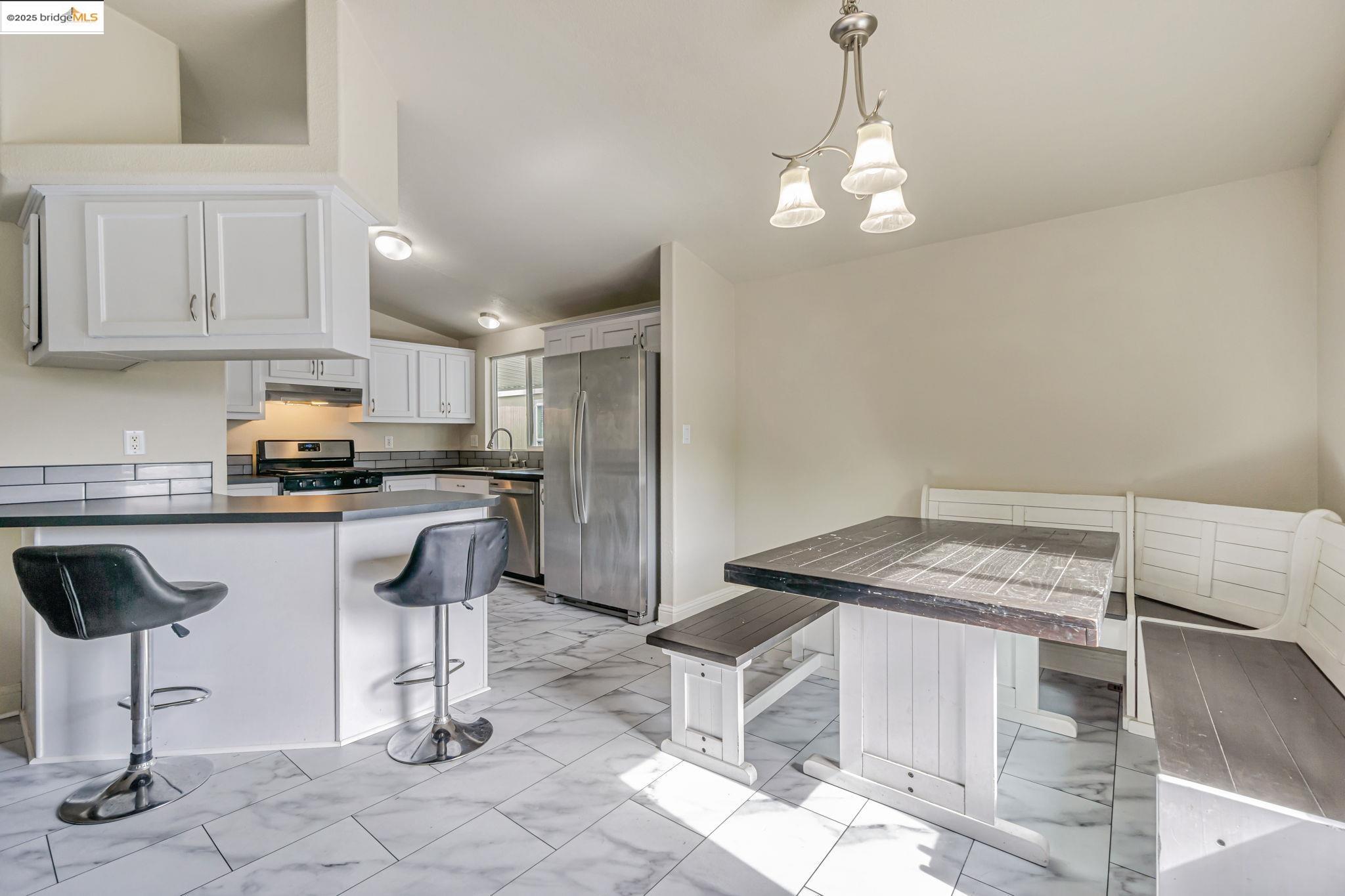 Detail Gallery Image 14 of 41 For 16711 Marsh Creek Rd #126,  Clayton,  CA 94517 - 3 Beds | 2 Baths
