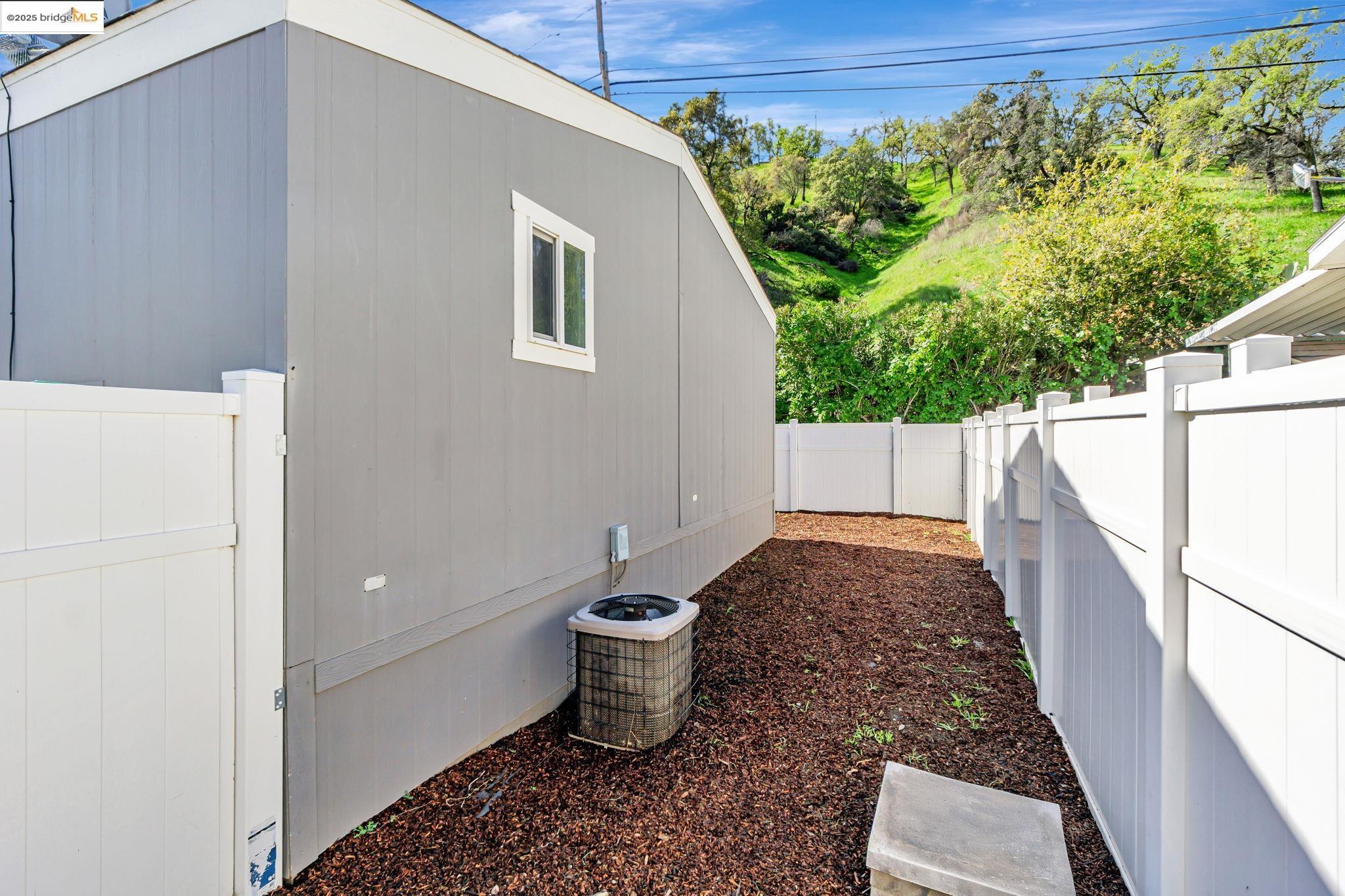 Detail Gallery Image 34 of 41 For 16711 Marsh Creek Rd #126,  Clayton,  CA 94517 - 3 Beds | 2 Baths