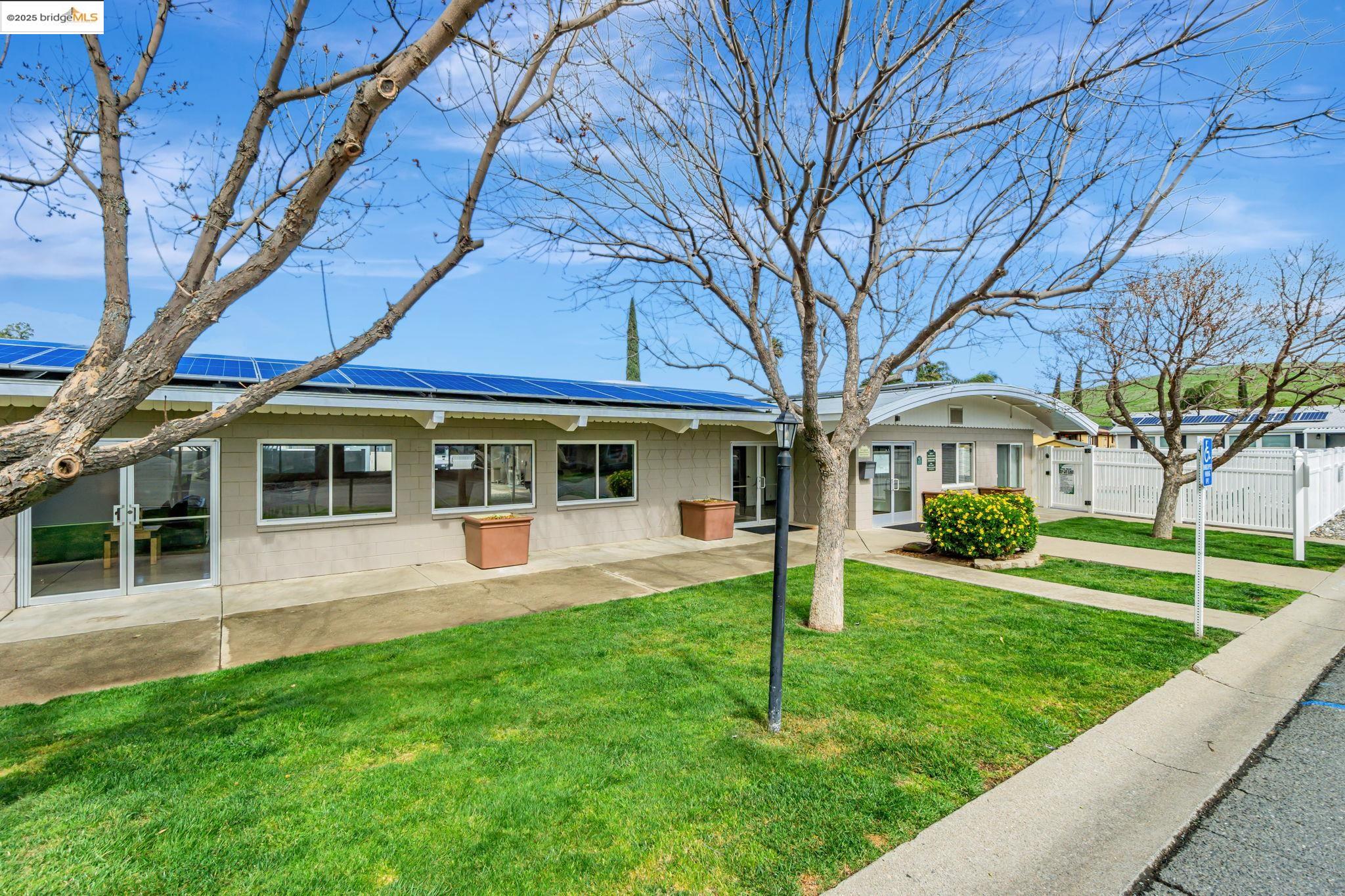 Detail Gallery Image 35 of 41 For 16711 Marsh Creek Rd #126,  Clayton,  CA 94517 - 3 Beds | 2 Baths