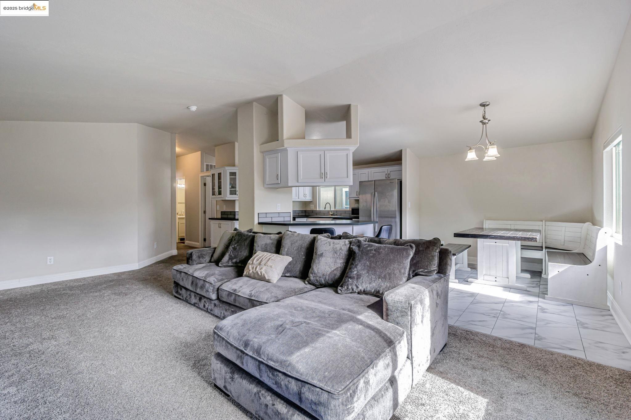 Detail Gallery Image 7 of 41 For 16711 Marsh Creek Rd #126,  Clayton,  CA 94517 - 3 Beds | 2 Baths