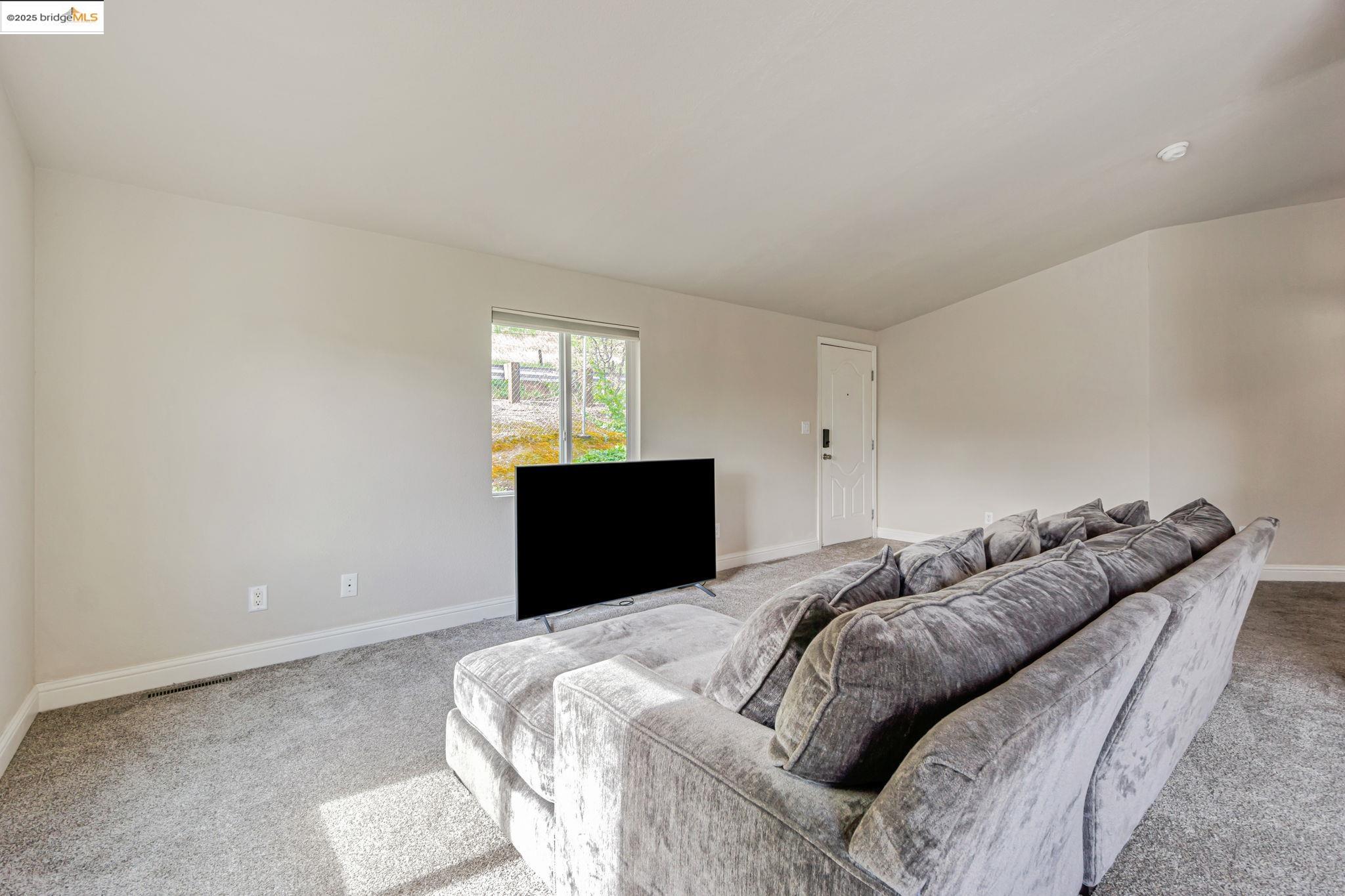 Detail Gallery Image 8 of 41 For 16711 Marsh Creek Rd #126,  Clayton,  CA 94517 - 3 Beds | 2 Baths