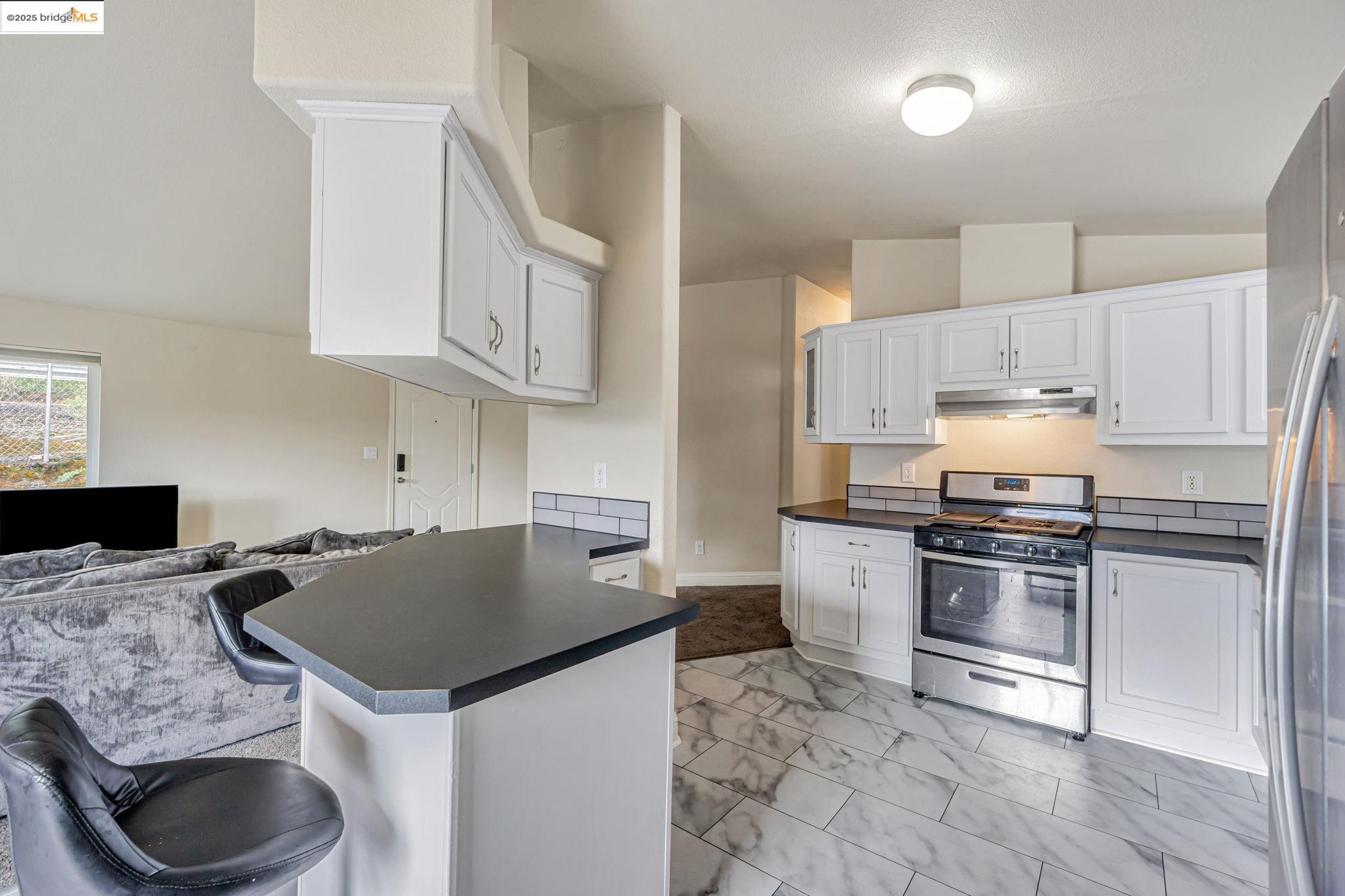 Detail Gallery Image 9 of 41 For 16711 Marsh Creek Rd #126,  Clayton,  CA 94517 - 3 Beds | 2 Baths