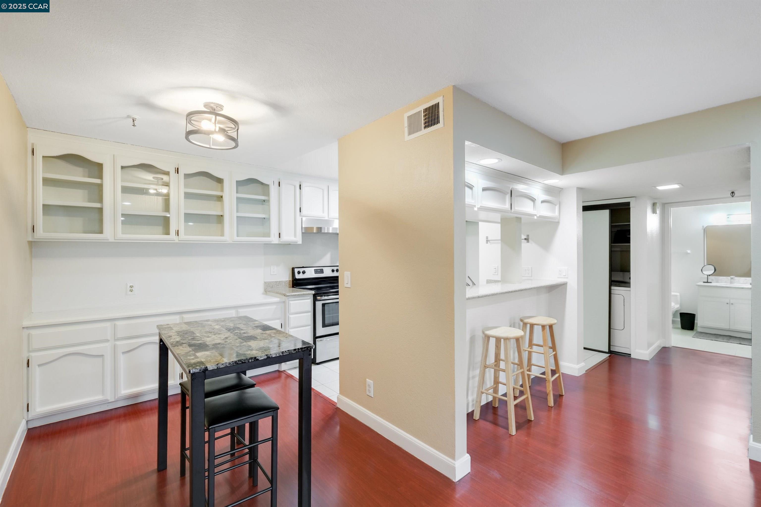 Photo #16: 41089425 Listing: Photo #16