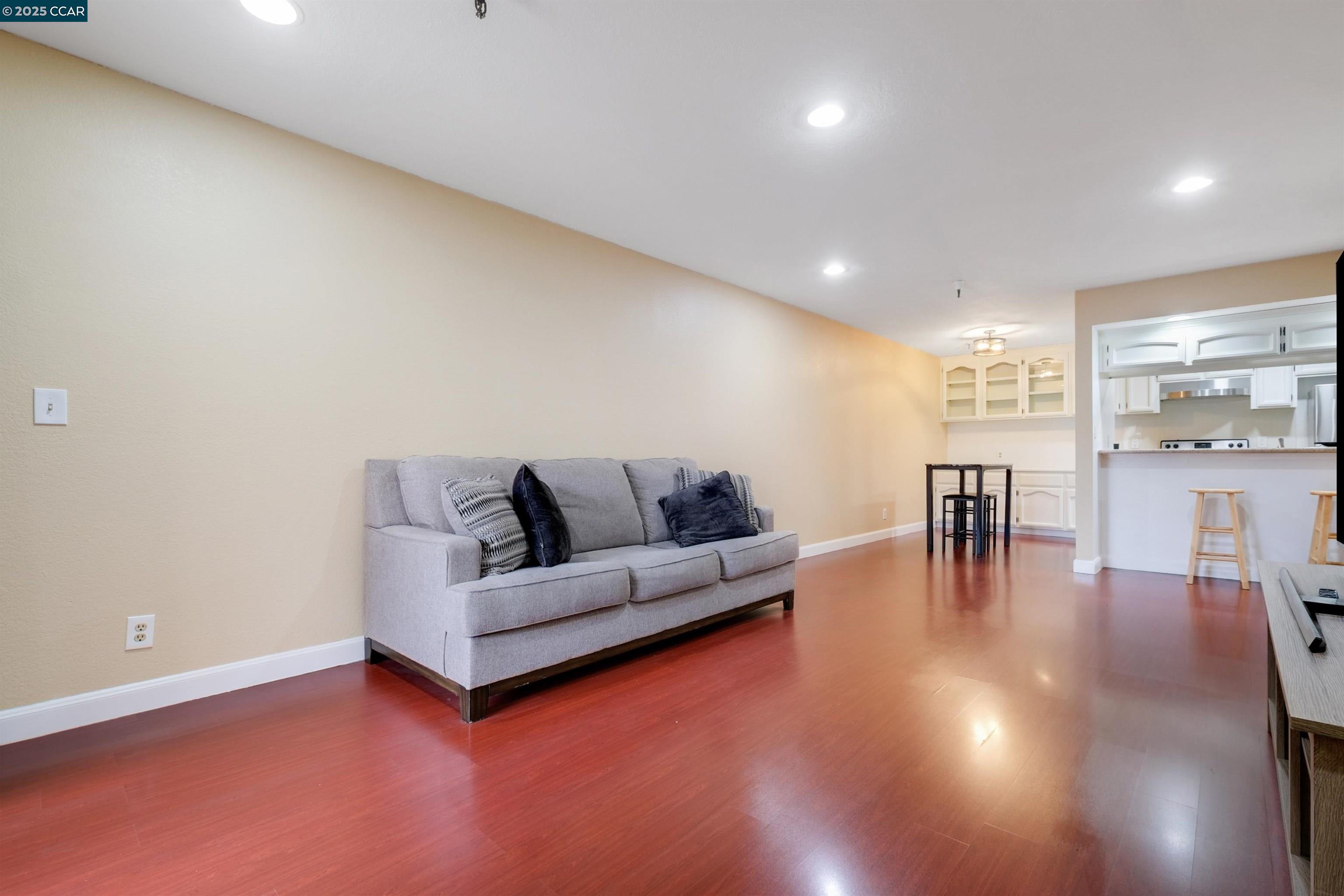 Photo #6: 41089425 Listing: Photo #6