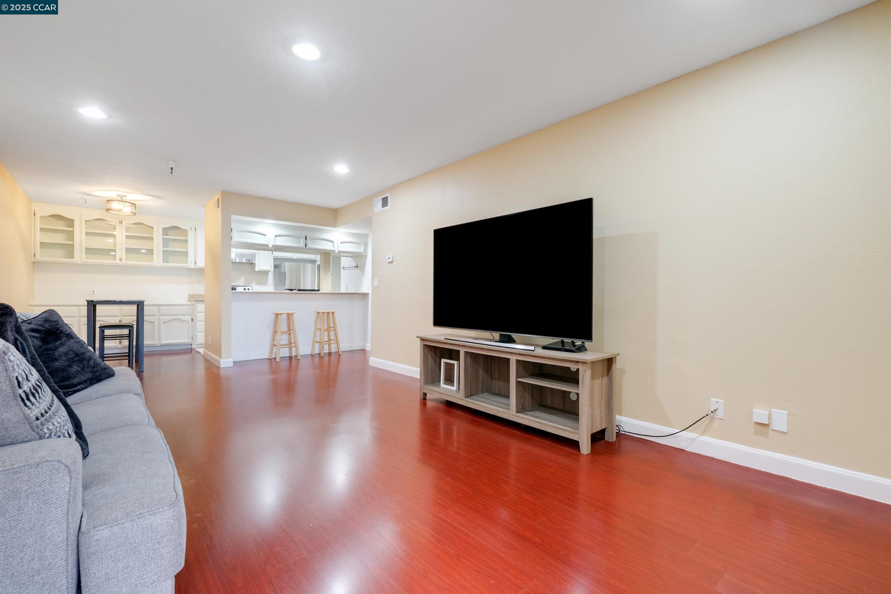 Photo #7: 41089425 Listing: Photo #7