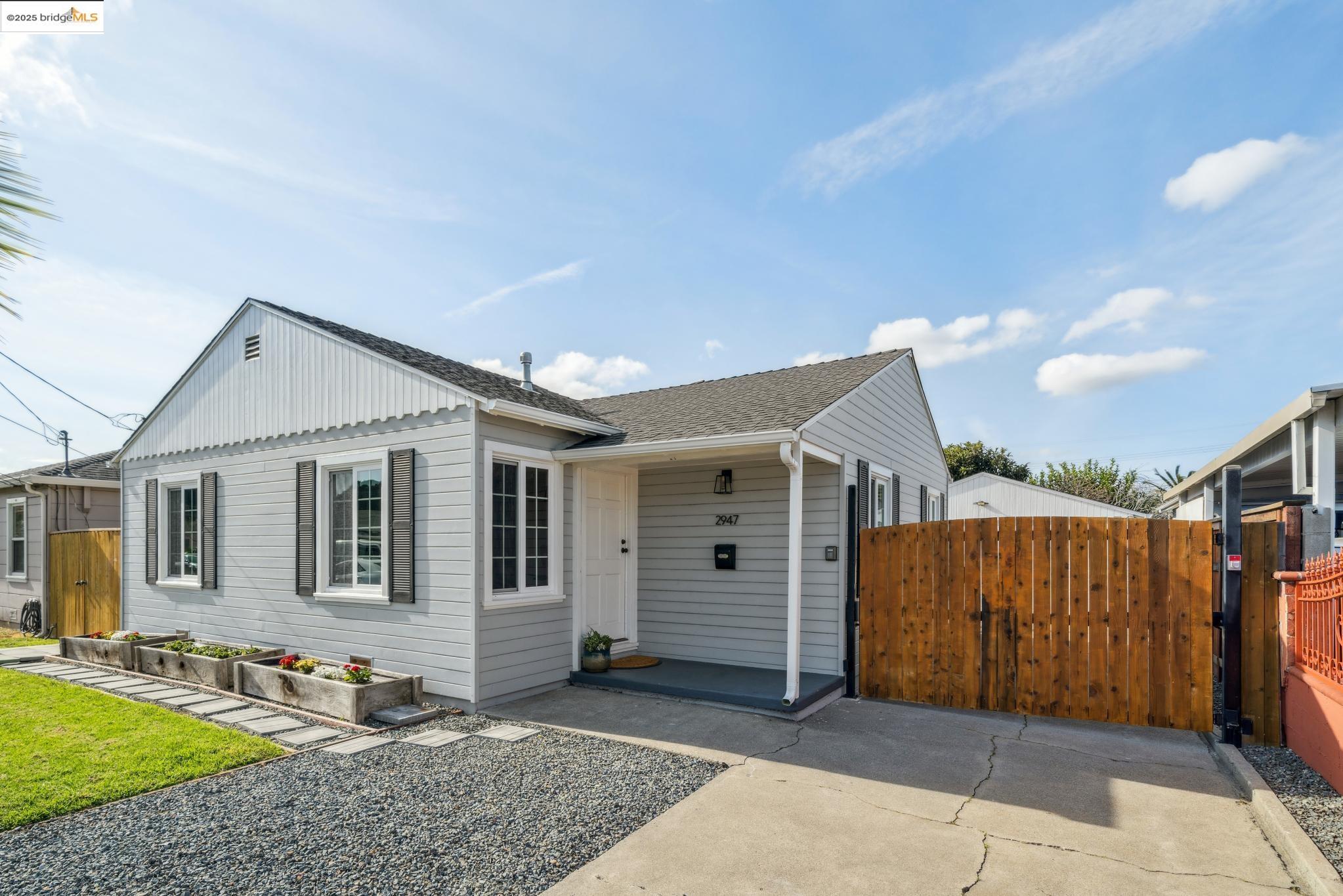 Detail Gallery Image 1 of 1 For 2947 Brook Way, San Pablo,  CA 94806 - 3 Beds | 1/1 Baths