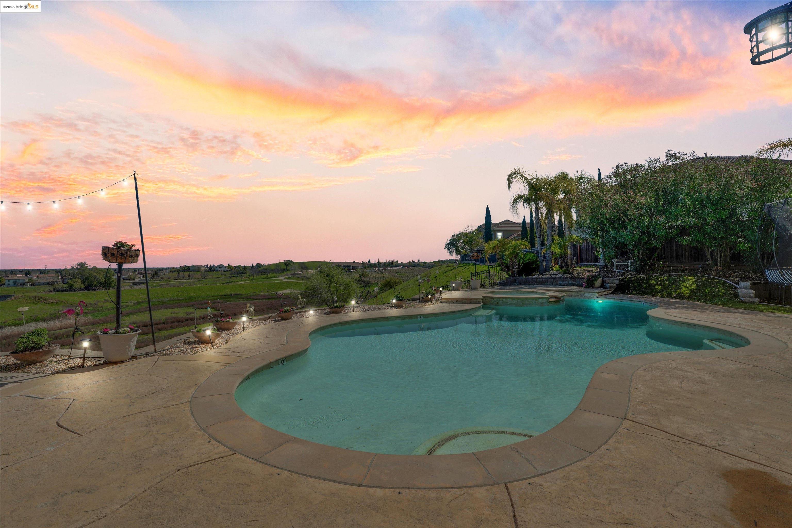 Detail Gallery Image 1 of 1 For 2860 Spanish Bay Dr, Brentwood,  CA 94513 - 5 Beds | 3 Baths