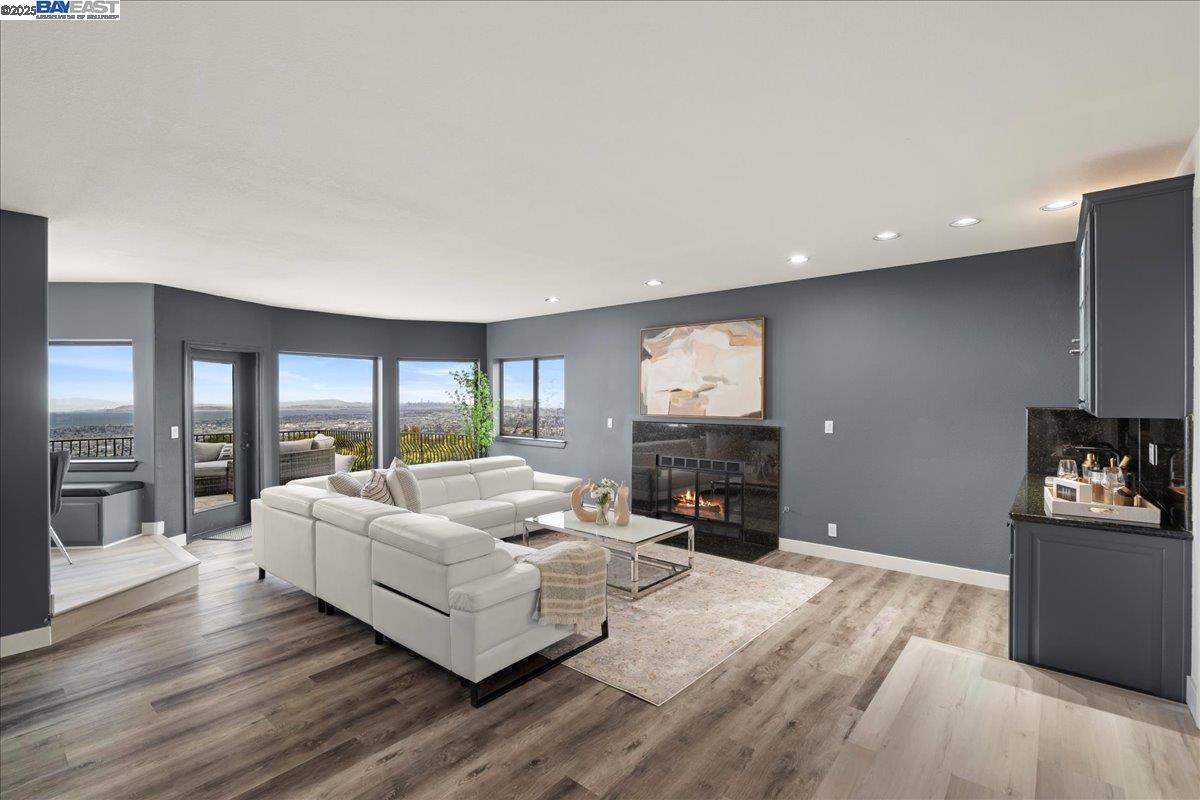 13331 Campus Dr, Oakland, California 94619, 5 Bedrooms Bedrooms, 10 Rooms Rooms,4 BathroomsBathrooms,Residential,For Sale,13331 Campus Dr,41089432