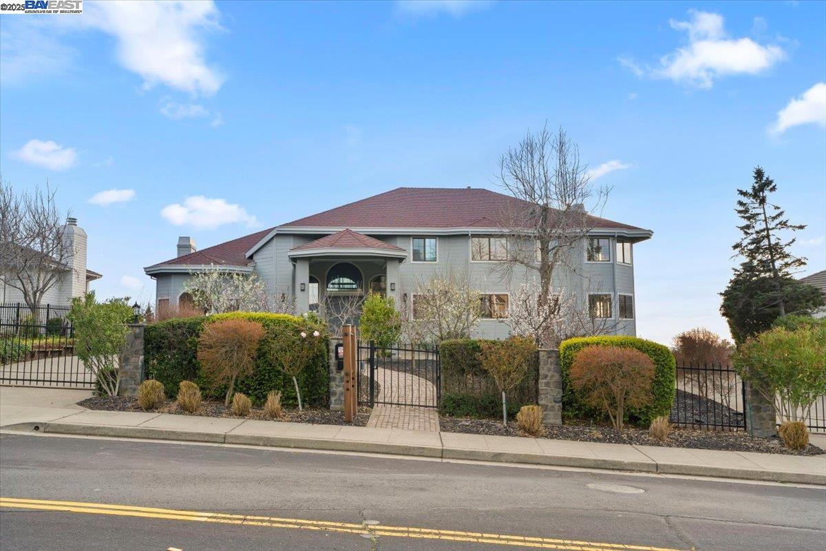 13331 Campus Dr, Oakland, California 94619, 5 Bedrooms Bedrooms, 10 Rooms Rooms,4 BathroomsBathrooms,Residential,For Sale,13331 Campus Dr,41089432