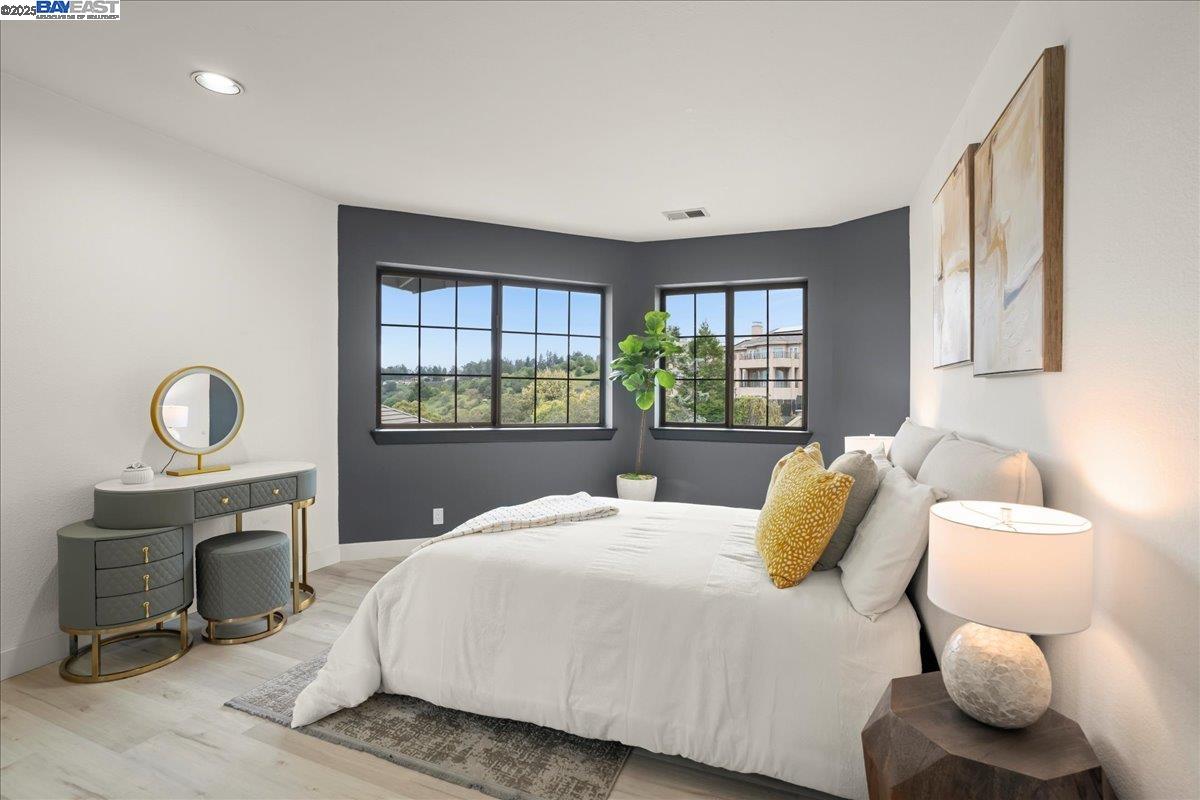 13331 Campus Dr, Oakland, California 94619, 5 Bedrooms Bedrooms, 10 Rooms Rooms,4 BathroomsBathrooms,Residential,For Sale,13331 Campus Dr,41089432