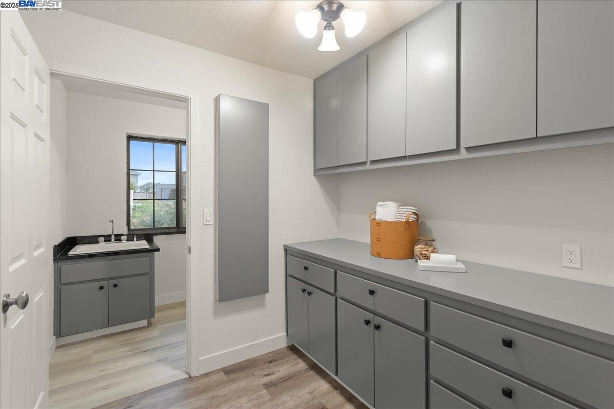 13331 Campus Dr, Oakland, California 94619, 5 Bedrooms Bedrooms, 10 Rooms Rooms,4 BathroomsBathrooms,Residential,For Sale,13331 Campus Dr,41089432