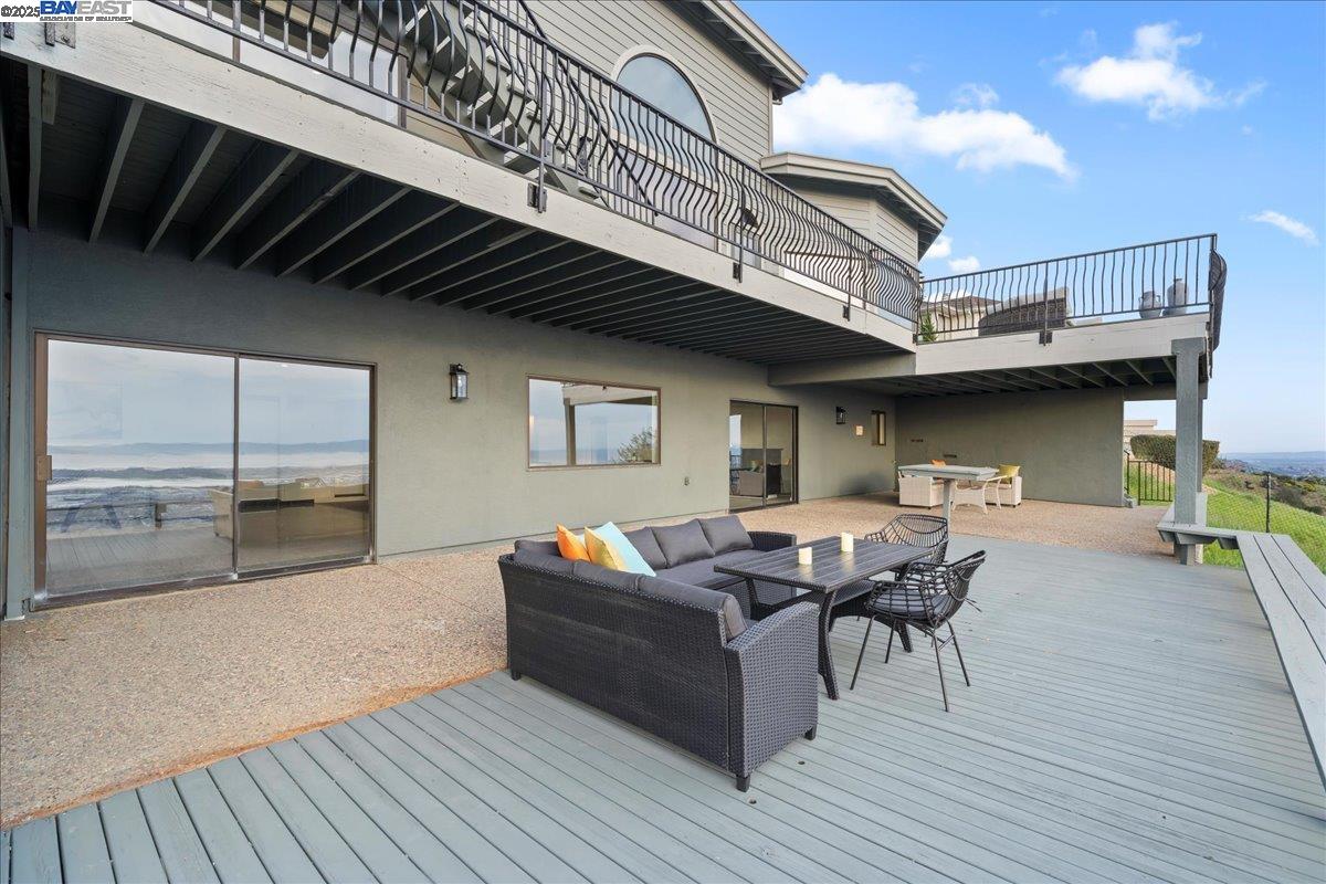 13331 Campus Dr, Oakland, California 94619, 5 Bedrooms Bedrooms, 10 Rooms Rooms,4 BathroomsBathrooms,Residential,For Sale,13331 Campus Dr,41089432