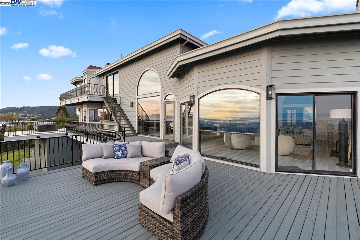 13331 Campus Dr, Oakland, California 94619, 5 Bedrooms Bedrooms, 10 Rooms Rooms,4 BathroomsBathrooms,Residential,For Sale,13331 Campus Dr,41089432