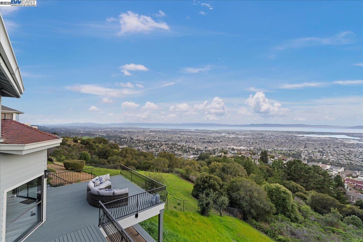 13331 Campus Dr, Oakland, California 94619, 5 Bedrooms Bedrooms, 10 Rooms Rooms,4 BathroomsBathrooms,Residential,For Sale,13331 Campus Dr,41089432