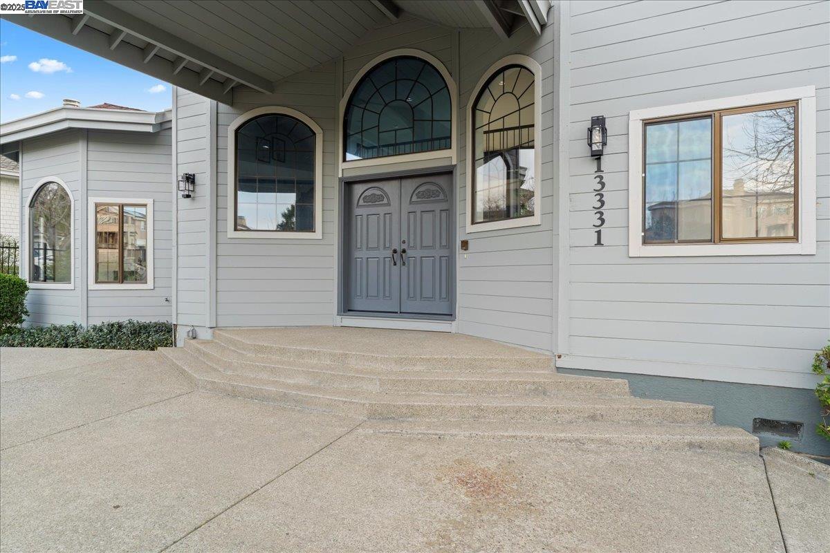 13331 Campus Dr, Oakland, California 94619, 5 Bedrooms Bedrooms, 10 Rooms Rooms,4 BathroomsBathrooms,Residential,For Sale,13331 Campus Dr,41089432