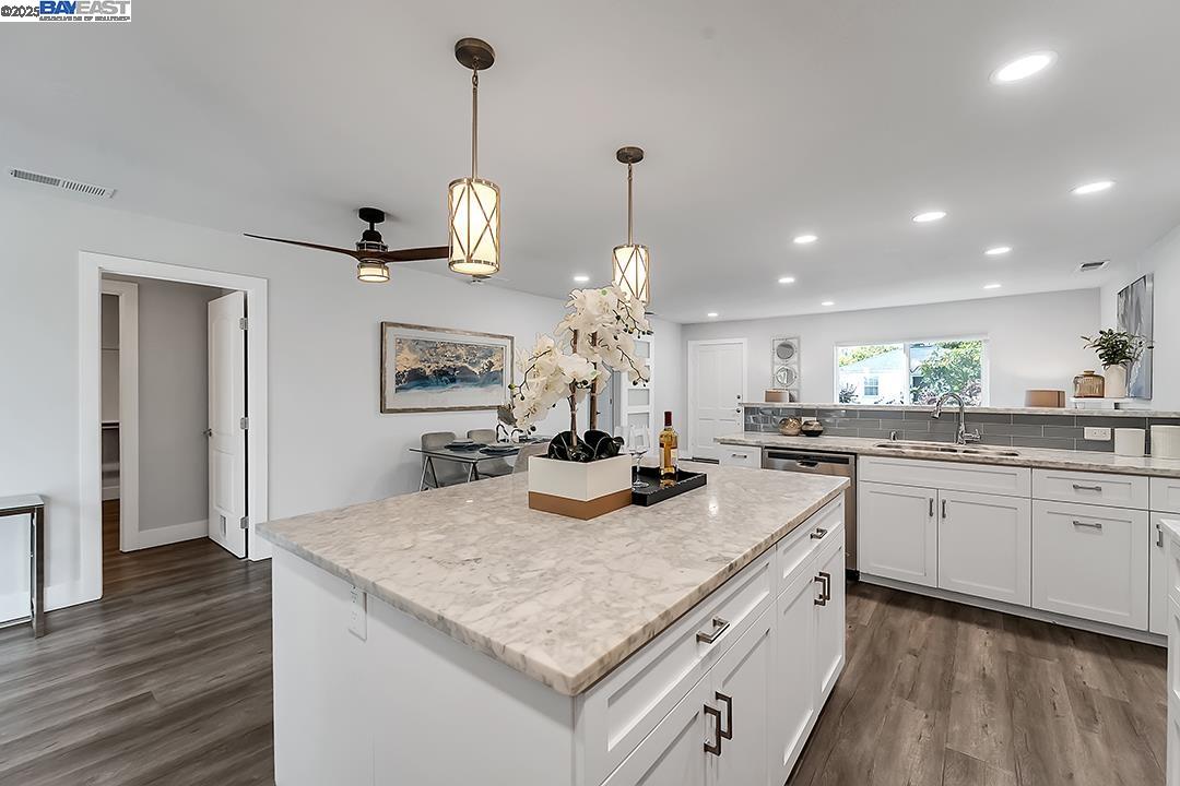 Detail Gallery Image 12 of 32 For 338 Orchard Ave, Sunnyvale,  CA 94085 - 3 Beds | 2 Baths