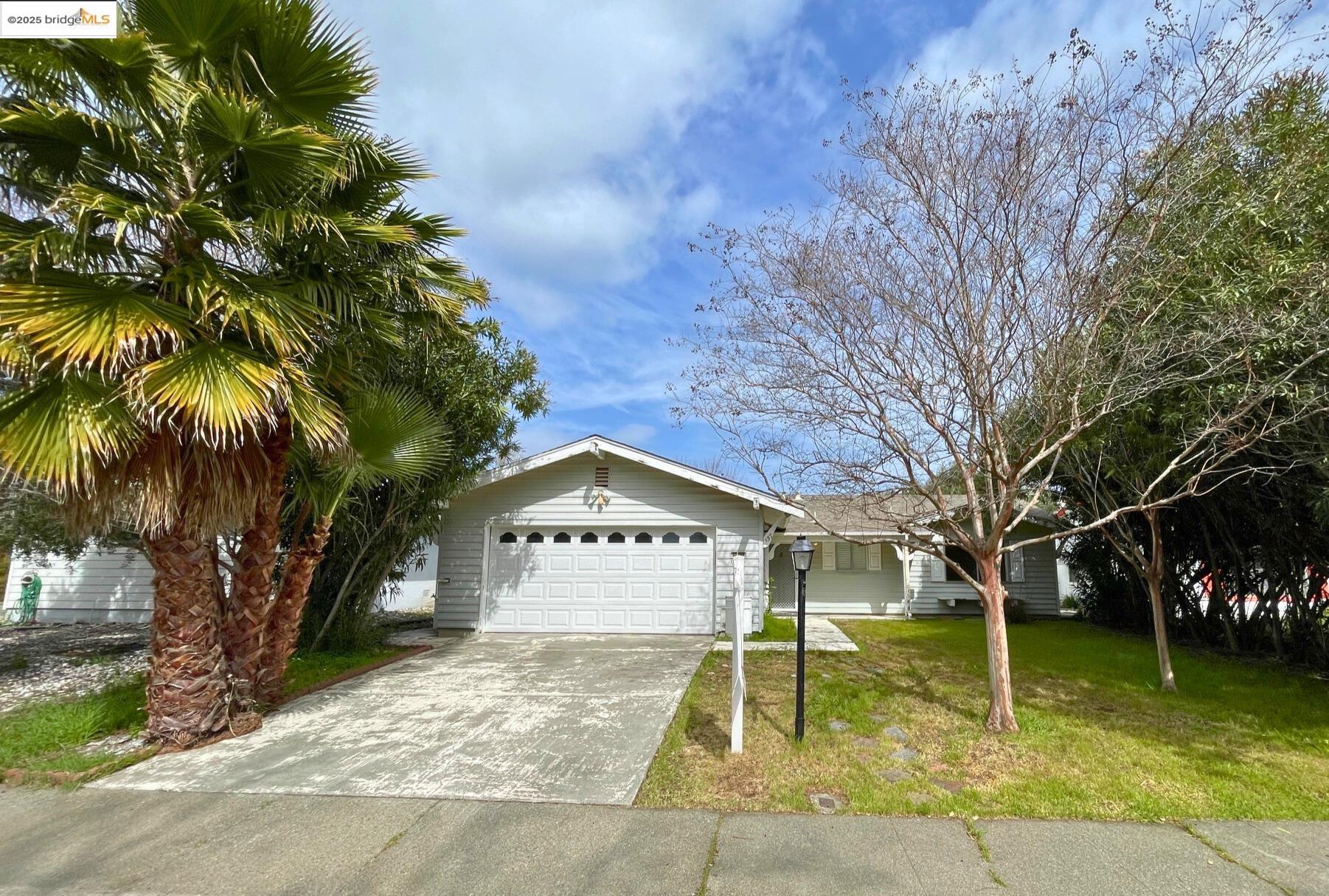 Detail Gallery Image 1 of 1 For 137 Olympic Cir, Vacaville,  CA 95687 - 2 Beds | 2 Baths