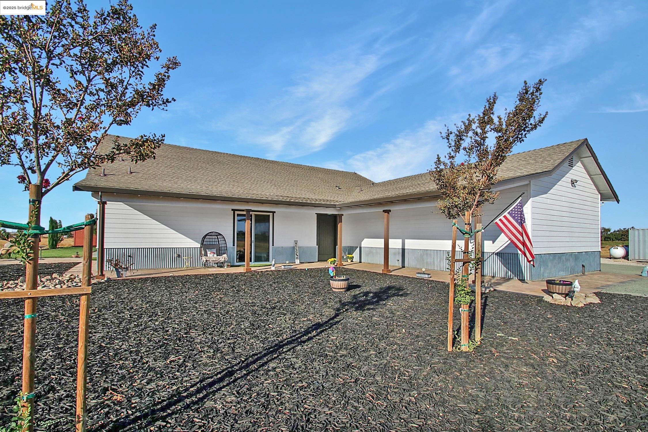 Detail Gallery Image 4 of 60 For 2200 Delta Road, Knightsen,  CA 94548 - 3 Beds | 3/1 Baths