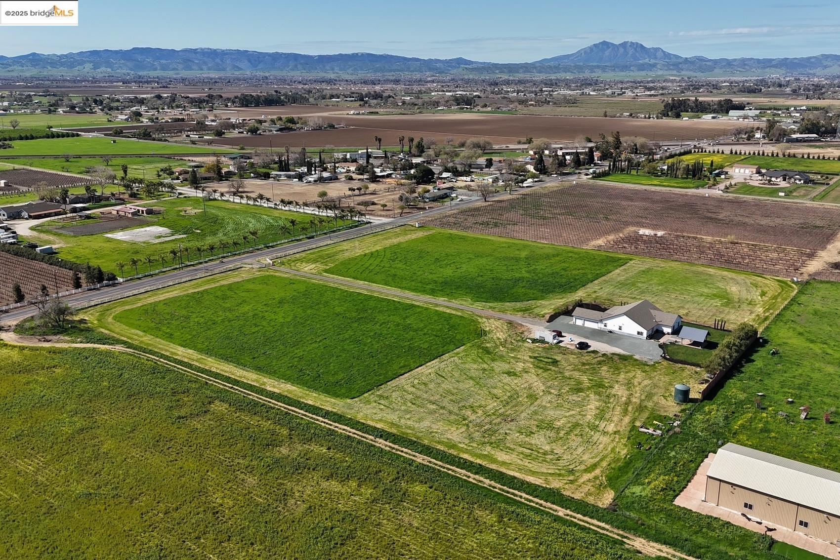 Detail Gallery Image 10 of 60 For 2200 Delta Road, Knightsen,  CA 94548 - 3 Beds | 3/1 Baths
