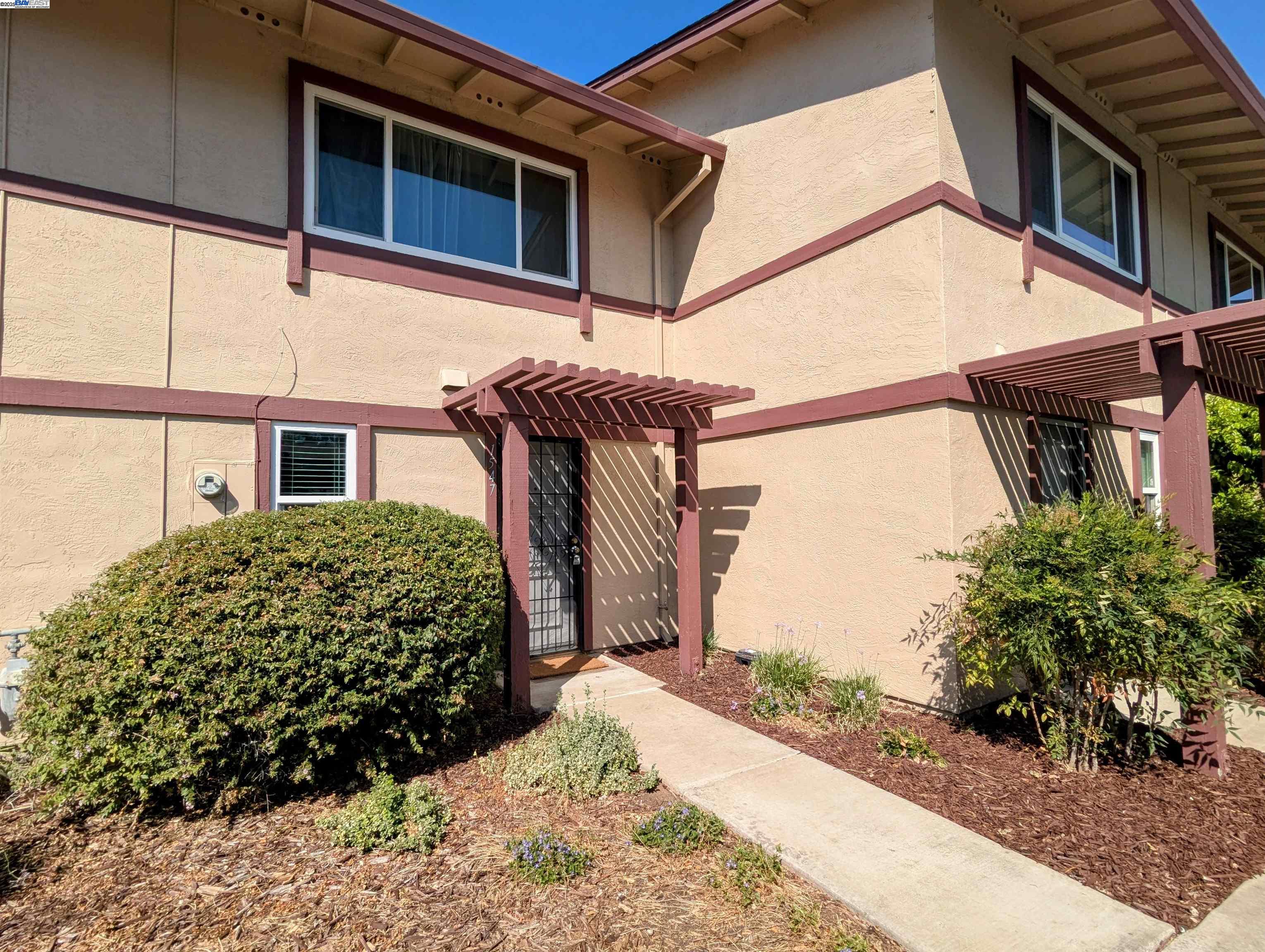 More Details about MLS # 41089457 : 1547 PARKWOOD PL