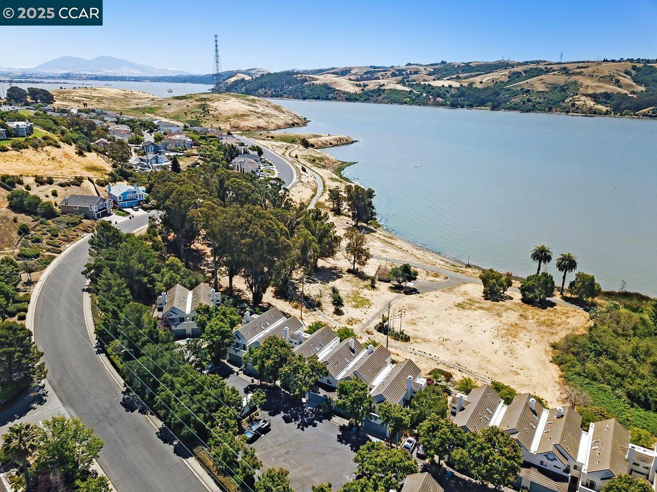 Detail Gallery Image 1 of 1 For 32 Shoal Dr, Vallejo,  CA 94591 - 3 Beds | 2/1 Baths