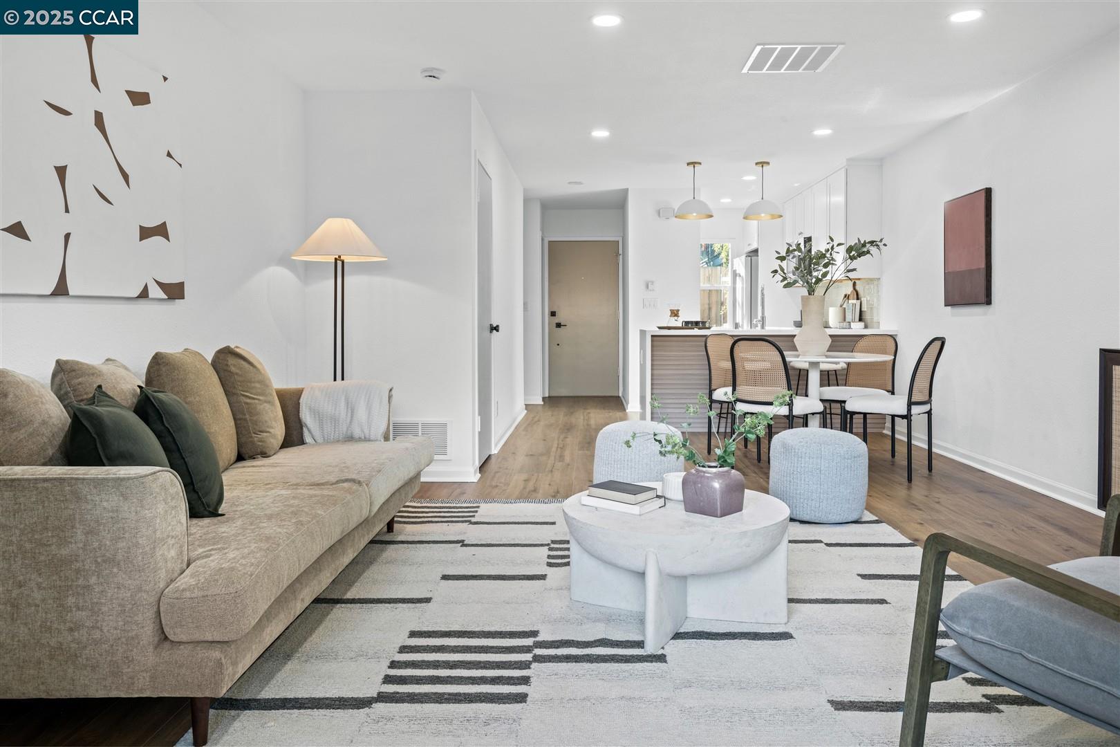 More Details about MLS # 41089461 : 1411 CREEKSIDE DR # 7