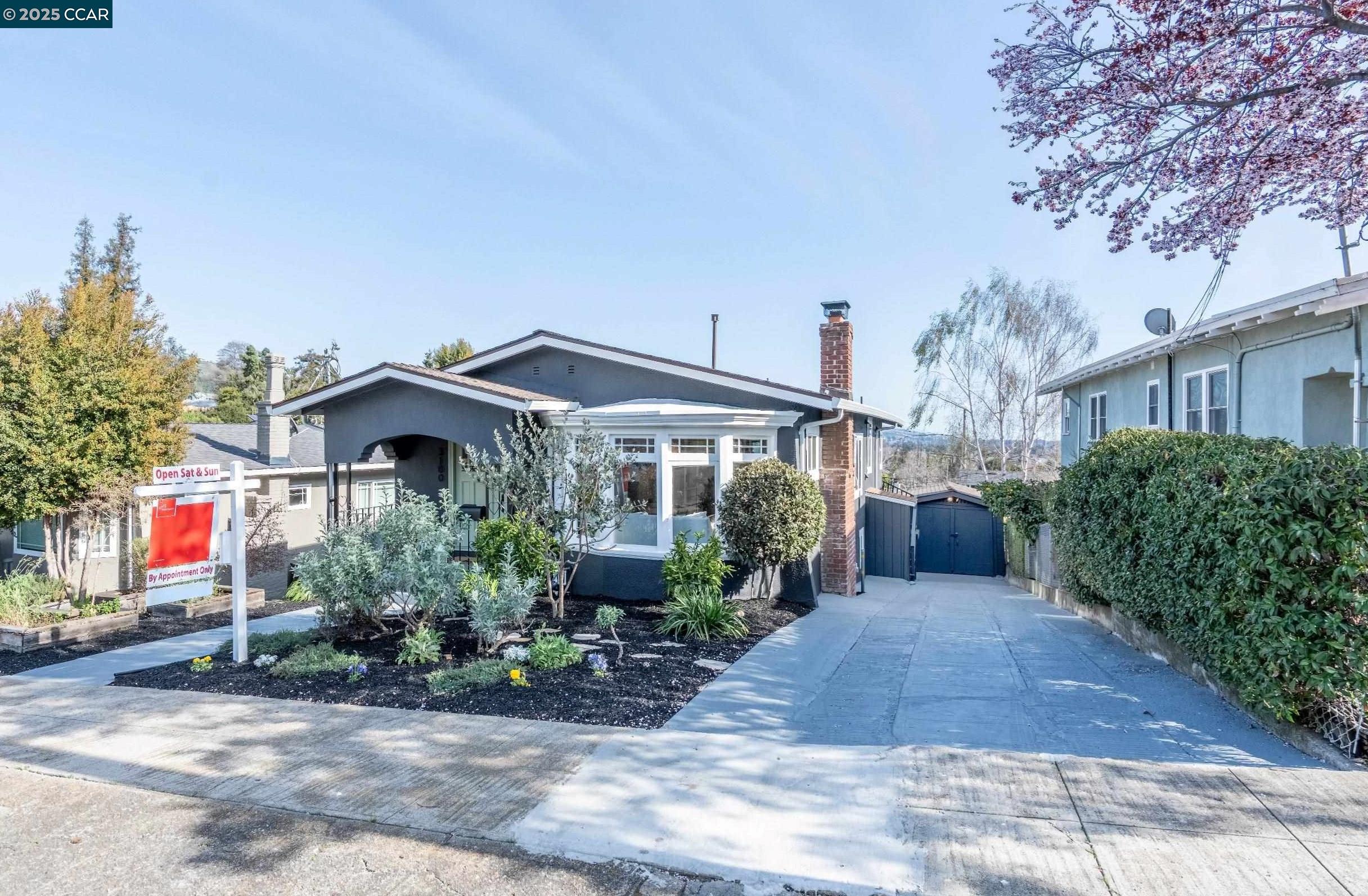 Detail Gallery Image 1 of 1 For 3100 Rawson St, Oakland,  CA 94619 - 5 Beds | 2 Baths