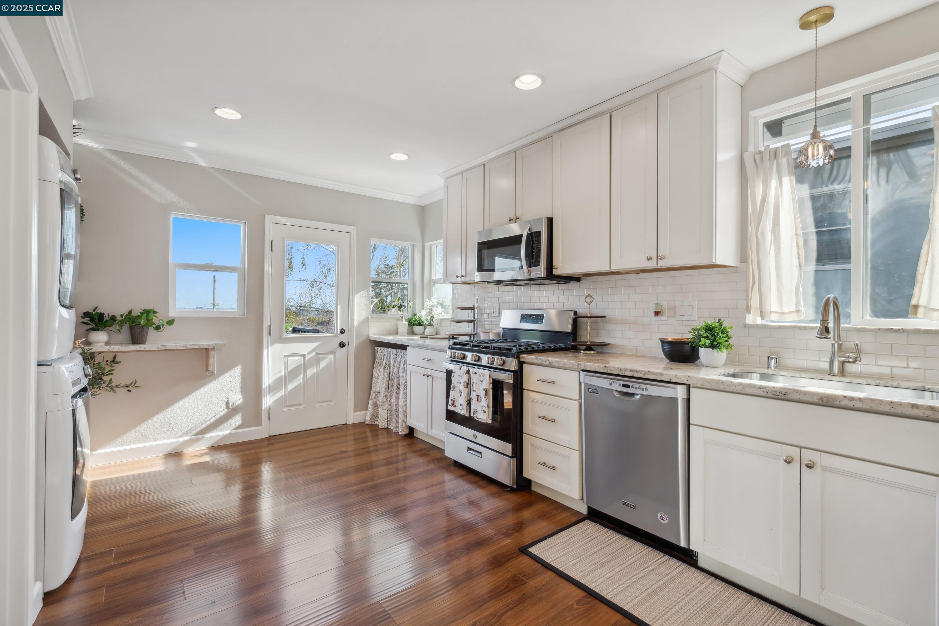 property-img