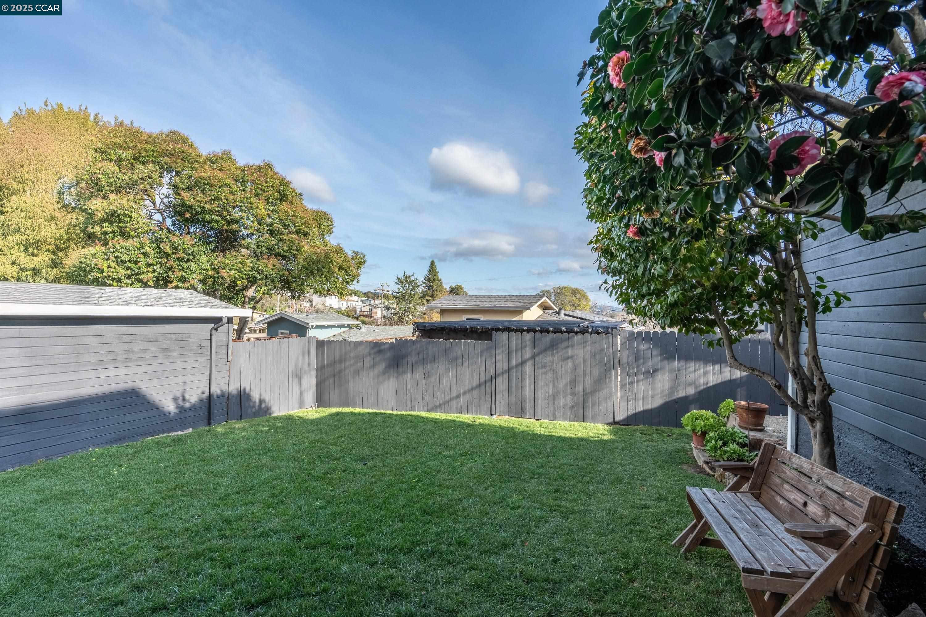 property-img