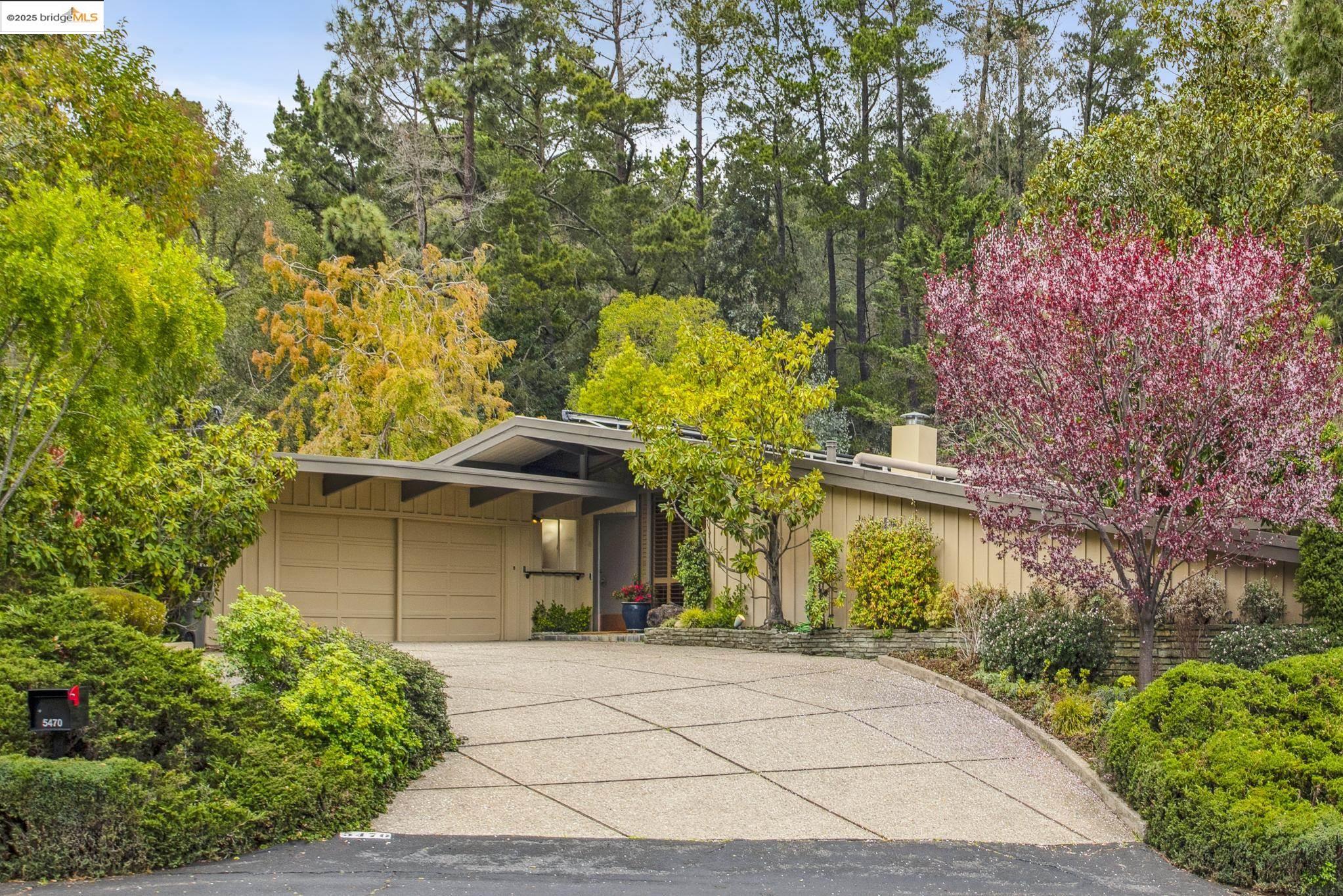 Detail Gallery Image 1 of 1 For 5470 Fernhoff Rd, Oakland,  CA 94619 - 4 Beds | 4 Baths