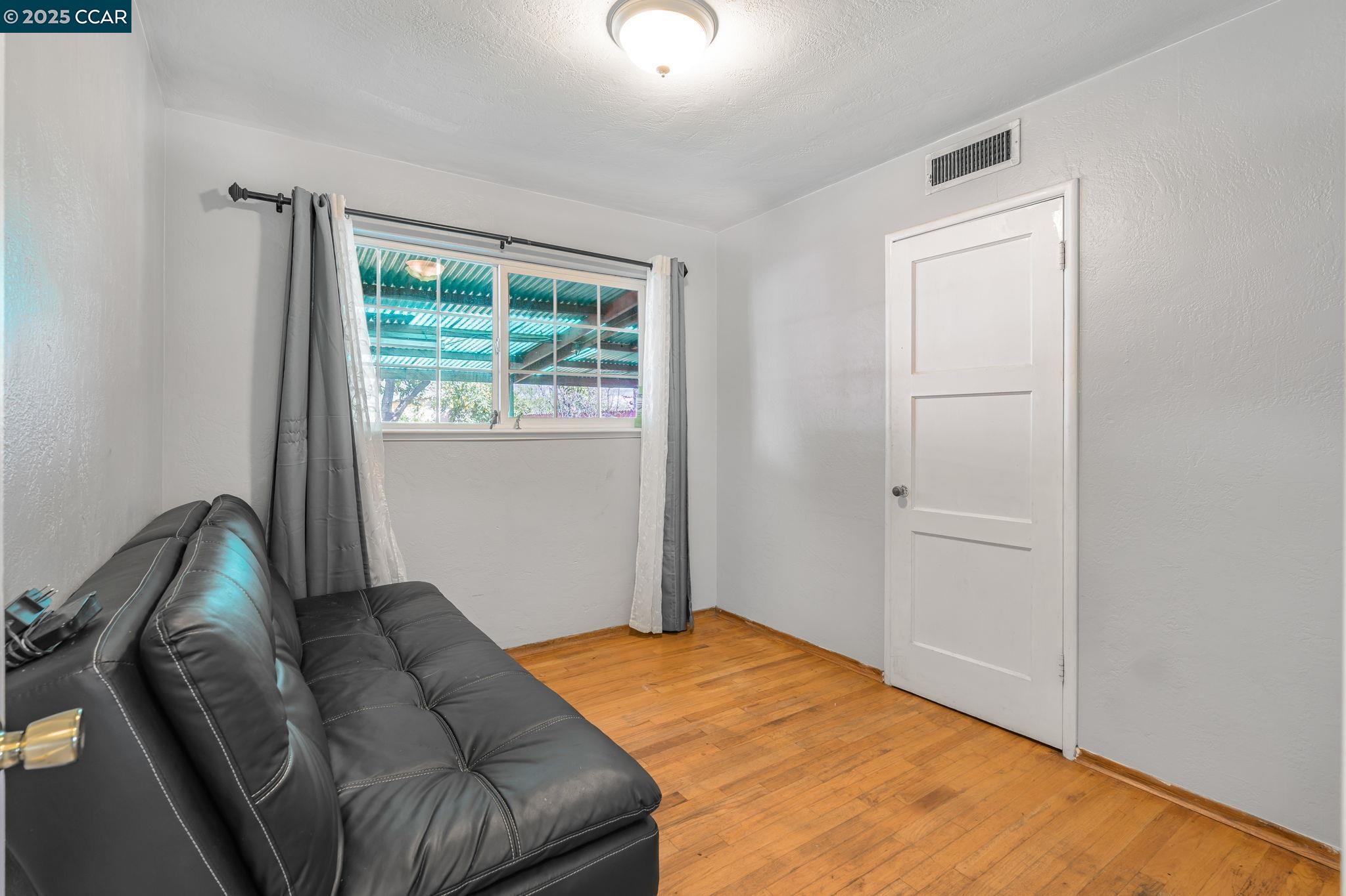 Detail Gallery Image 13 of 23 For 1220 S Sutter St, Stockton,  CA 95206 - 3 Beds | 1 Baths
