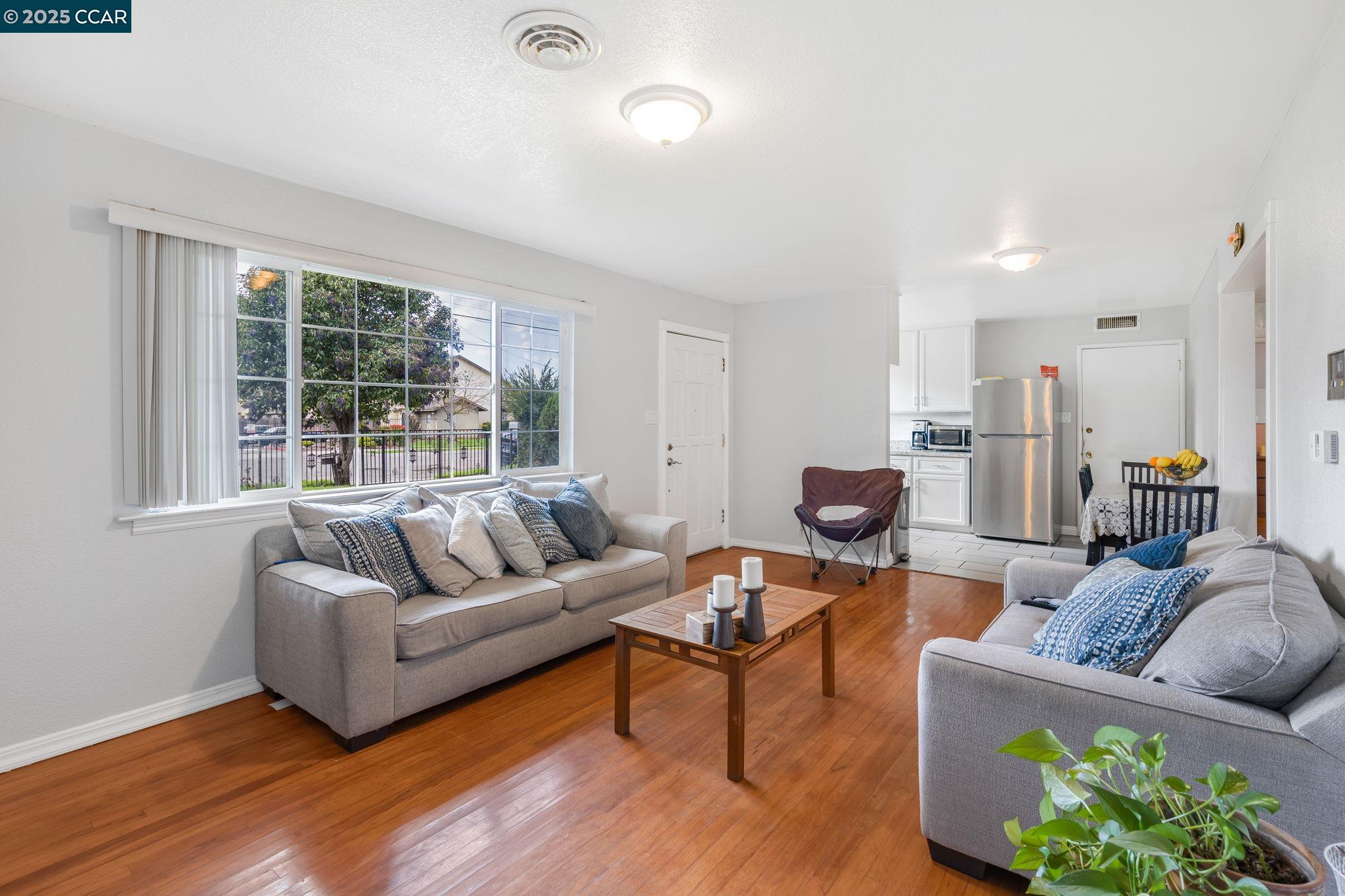 Detail Gallery Image 6 of 23 For 1220 S Sutter St, Stockton,  CA 95206 - 3 Beds | 1 Baths